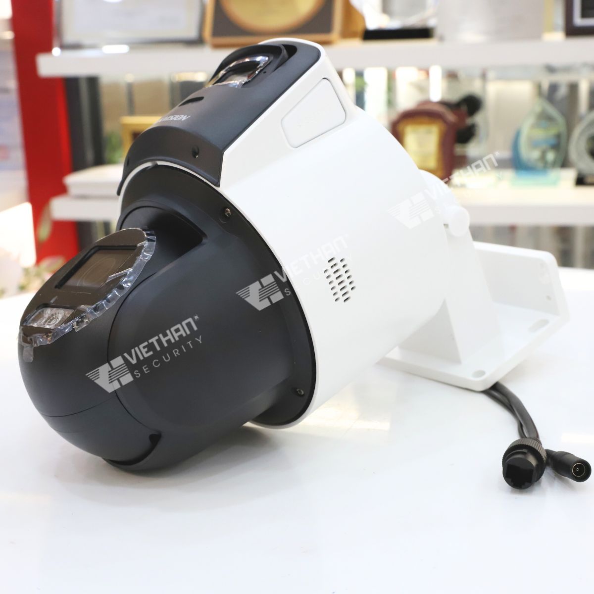 Camera TandemVu PTZ Hikvision DS-2SE3C404MWG-E/14 8MP (4MP+4MP) đàm thoại hai chiều, hồng ngoại 40m, phát hiện người/xe