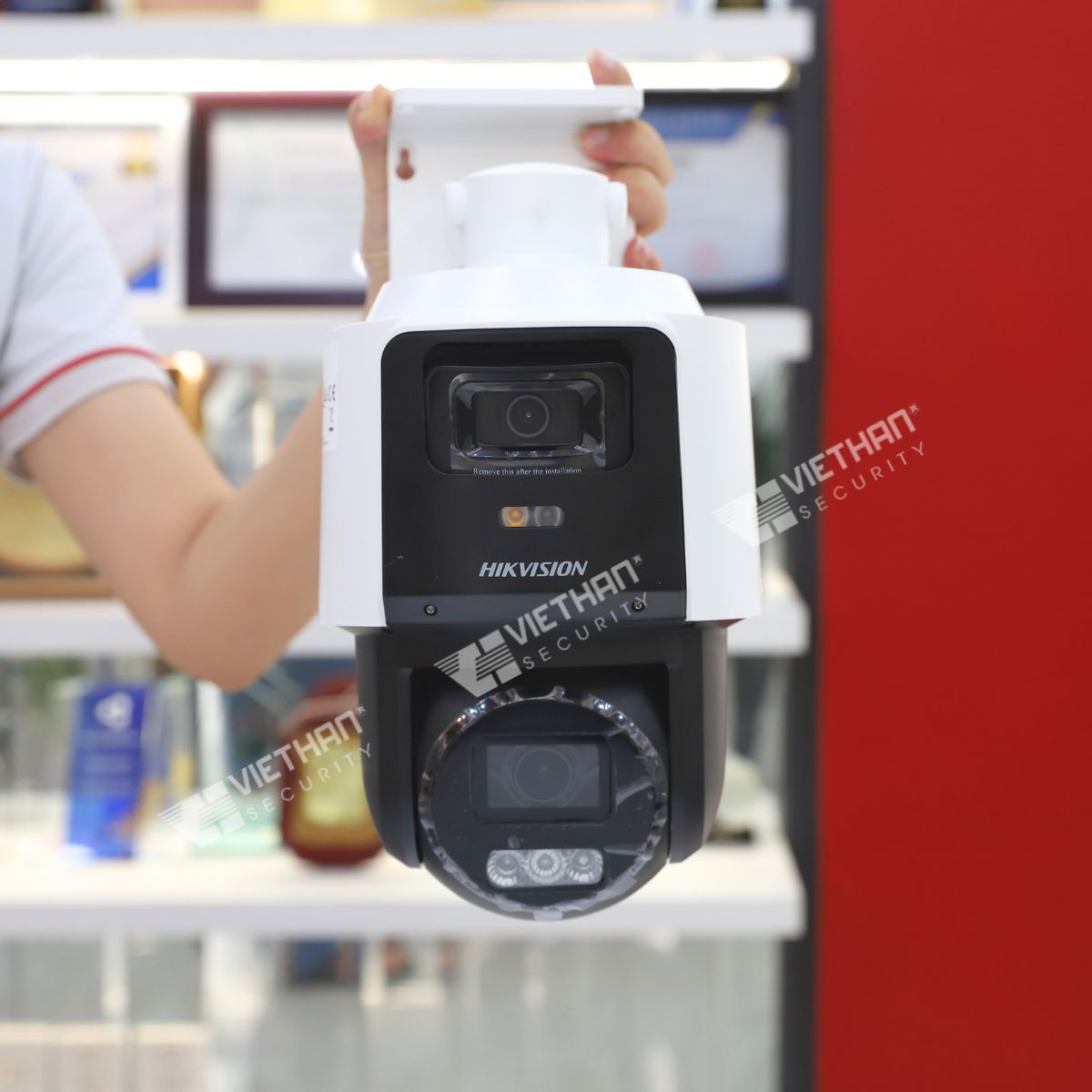 Camera TandemVu PTZ Hikvision DS-2SE3C404MWG-E/14 8MP (4MP+4MP) đàm thoại hai chiều, hồng ngoại 40m, phát hiện người/xe
