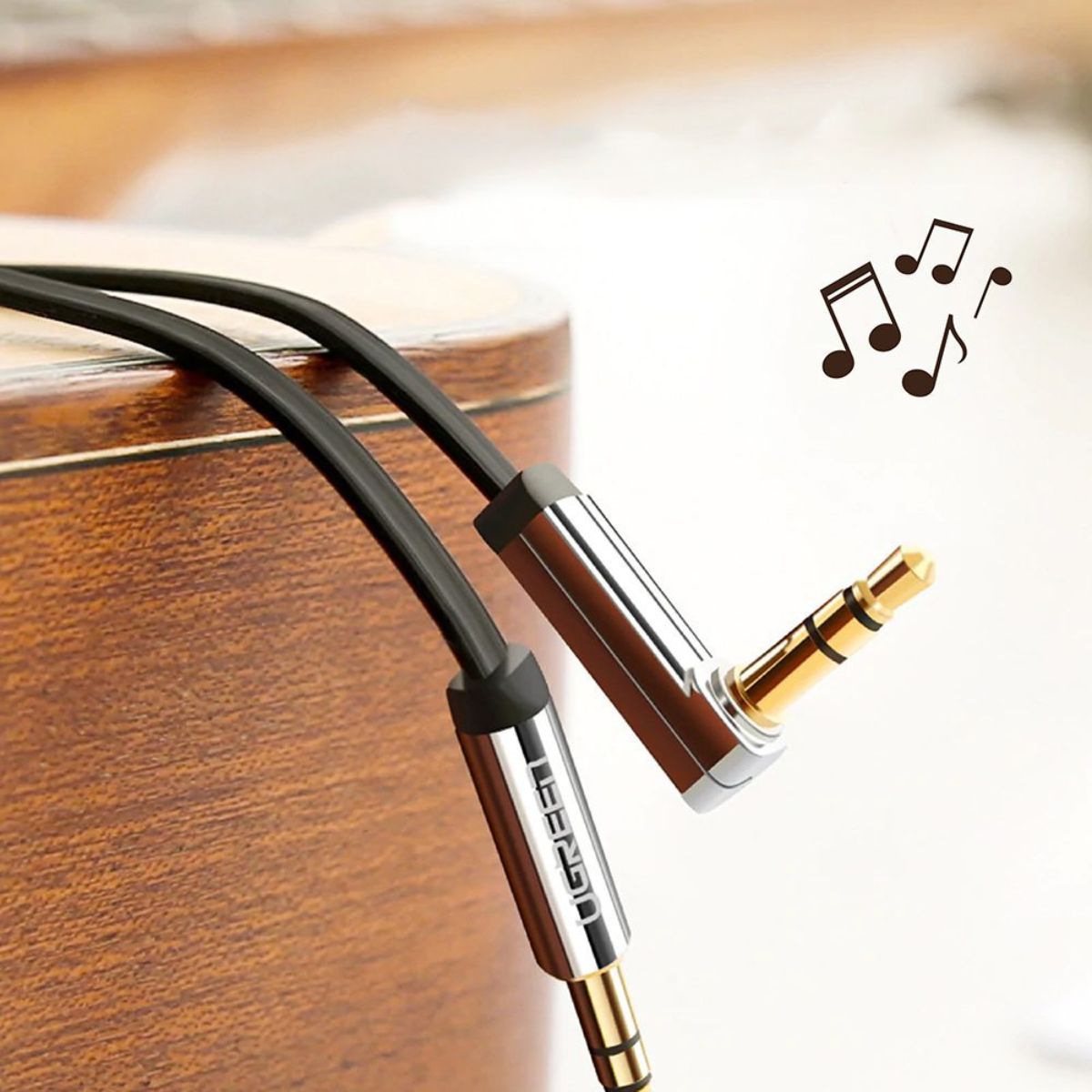 Cáp Audio 3.5mm 1.5M đầu bẻ góc 90 độ Ugreen 10598 chính hãng