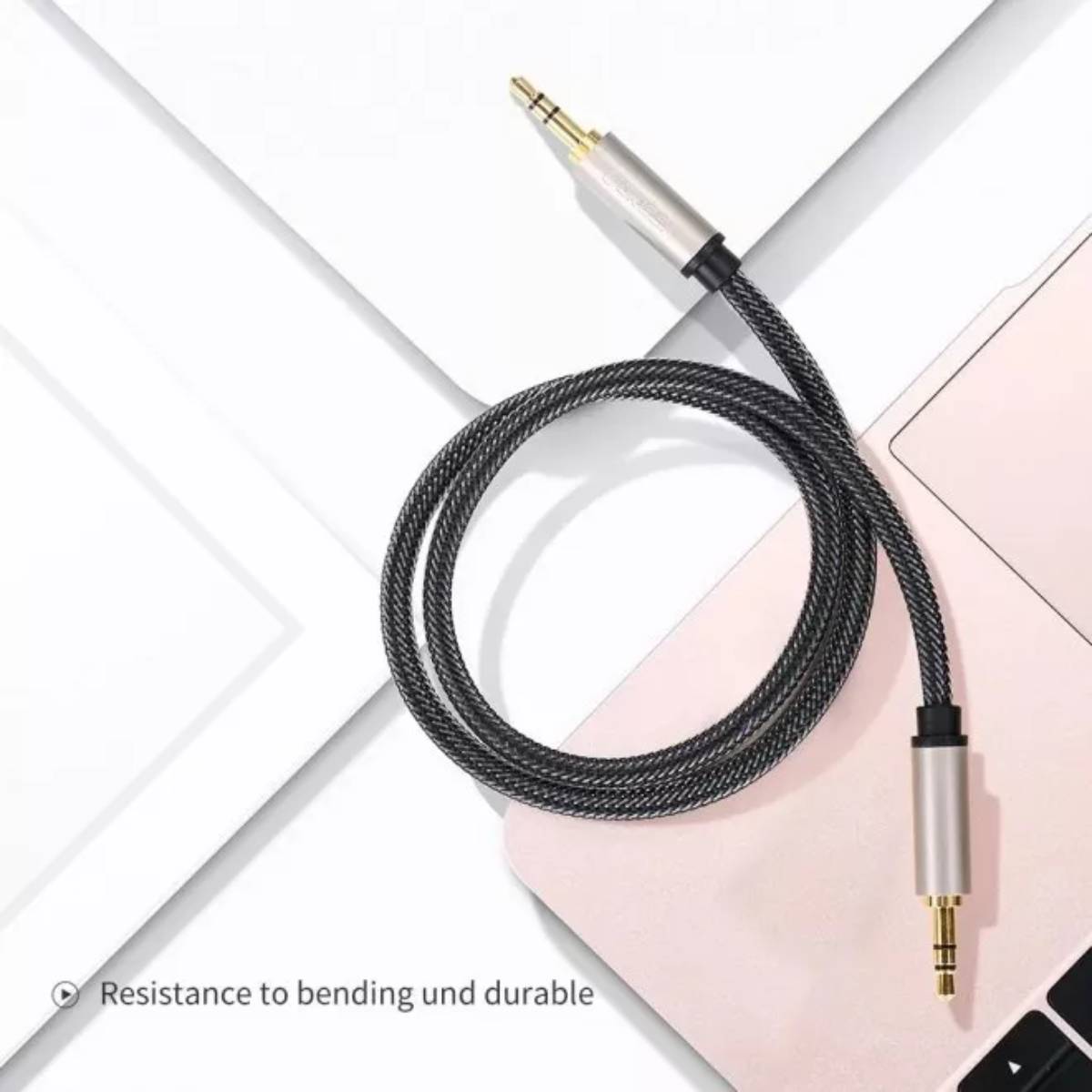 Cáp Audio AUX 3,5mm trên ô tô dài 3m chính hãng Ugreen 10605 cao cấp