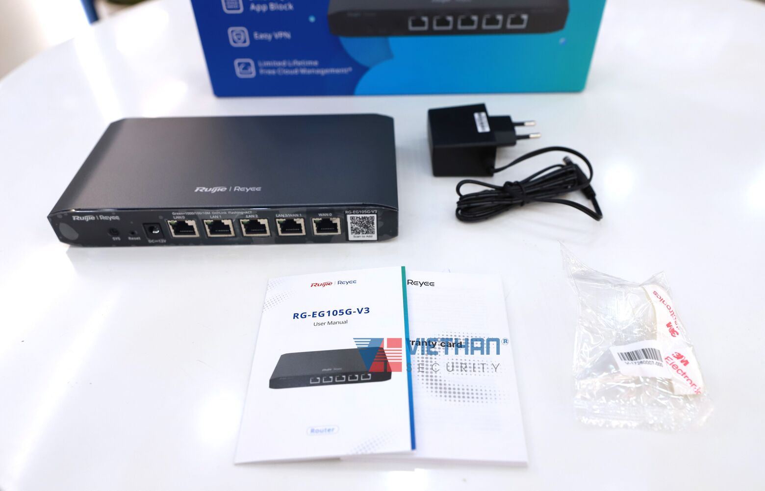  Bộ định tuyến Smart Gateway 5 Cổng Ruijie  RG-EG105G-V3 Chịu tải 100 Users, bộ nhớ Flash 32MB  