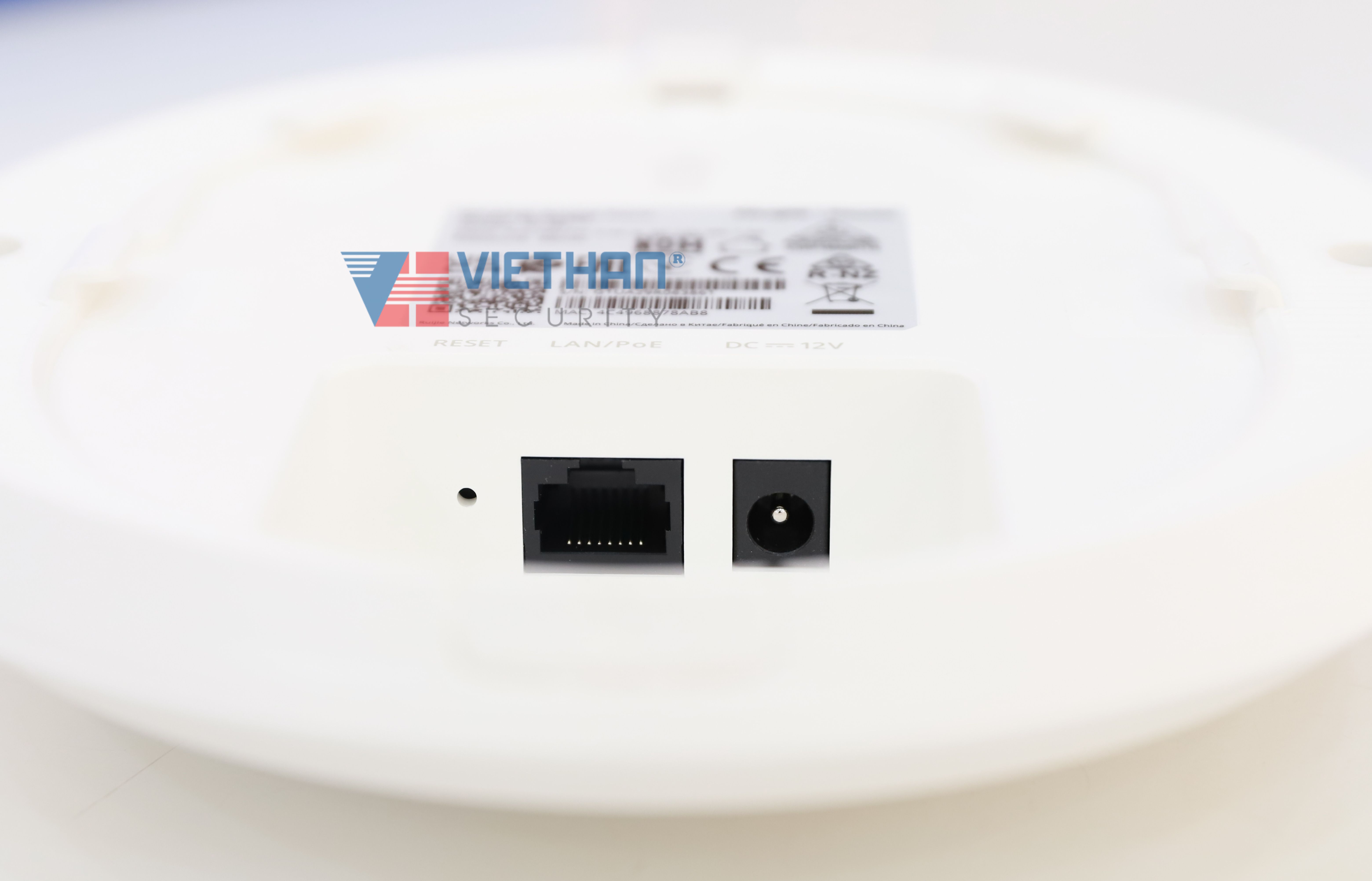 Bộ Phát WiFi 6 ốp trần/gắn tường Ruijie RG-RAP62 Tốc độ 1774 Mbps, 1 cổng 10/100/1000M Ethernet LAN, Hỗ Trợ +100 người dùng đồng thời