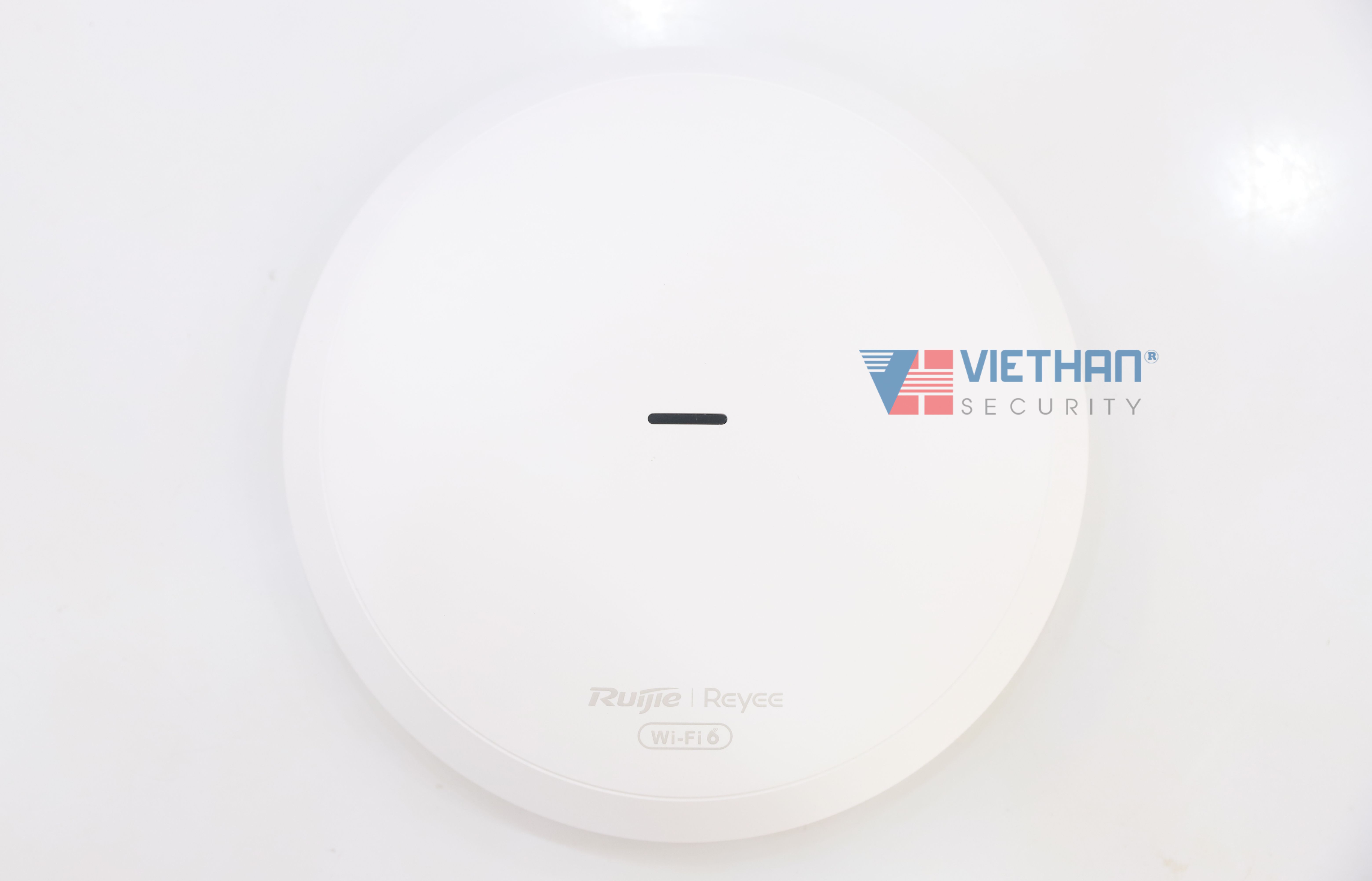 Bộ Phát WiFi 6 ốp trần/gắn tường Ruijie RG-RAP62 Tốc độ 1774 Mbps, 1 cổng 10/100/1000M Ethernet LAN, Hỗ Trợ +100 người dùng đồng thời