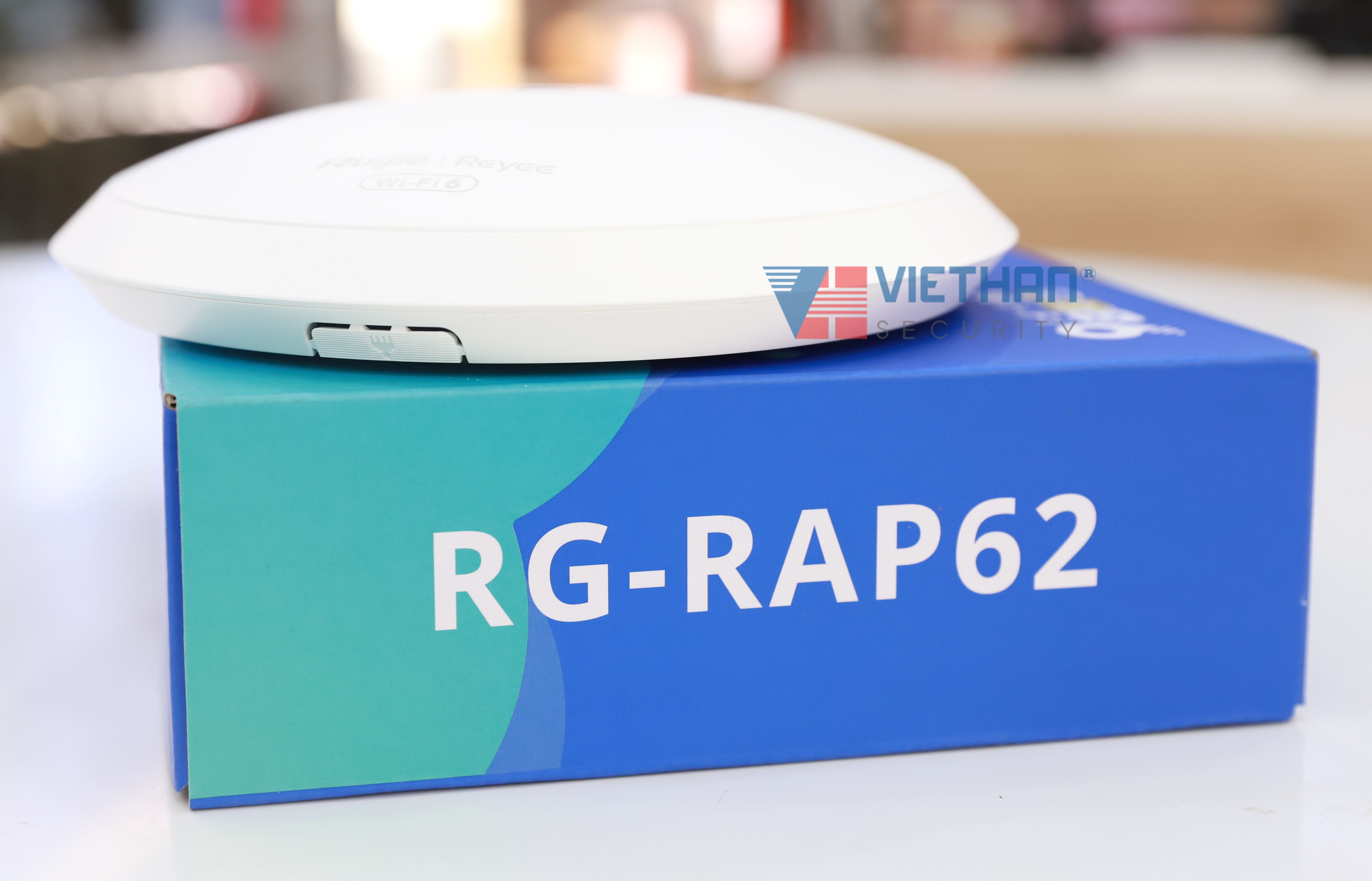Bộ Phát WiFi 6 ốp trần/gắn tường Ruijie RG-RAP62 Tốc độ 1774 Mbps, 1 cổng 10/100/1000M Ethernet LAN, Hỗ Trợ +100 người dùng đồng thời