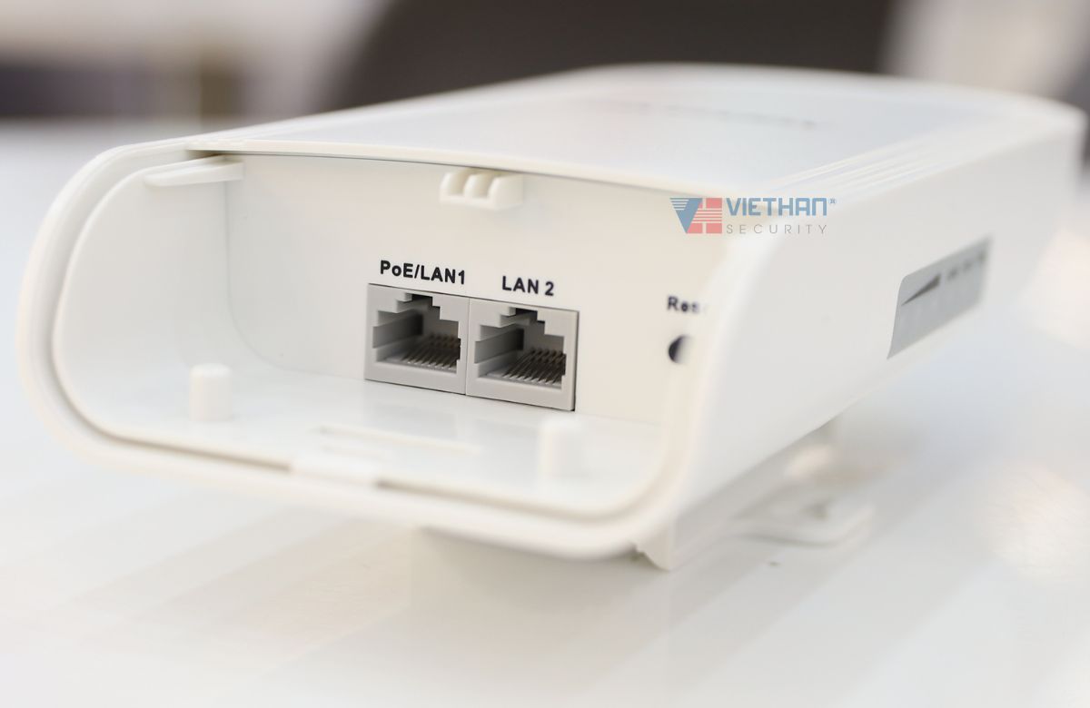 Bộ phát sóng không dây Hikvision DS-3WF1000-EI-2N Tốc độ 300 Mbps, Chuẩn Wi-Fi 802.11n, Truyền mạng tới 1km