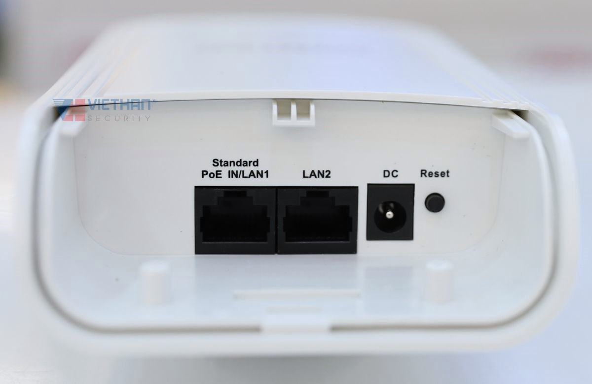 Bộ bắn sóng wifi 3km cho camera ngoài trời Hikvision DS-3WF3000-EI-5AC/P 5Ghz 867Mbps, Cắm và chạy