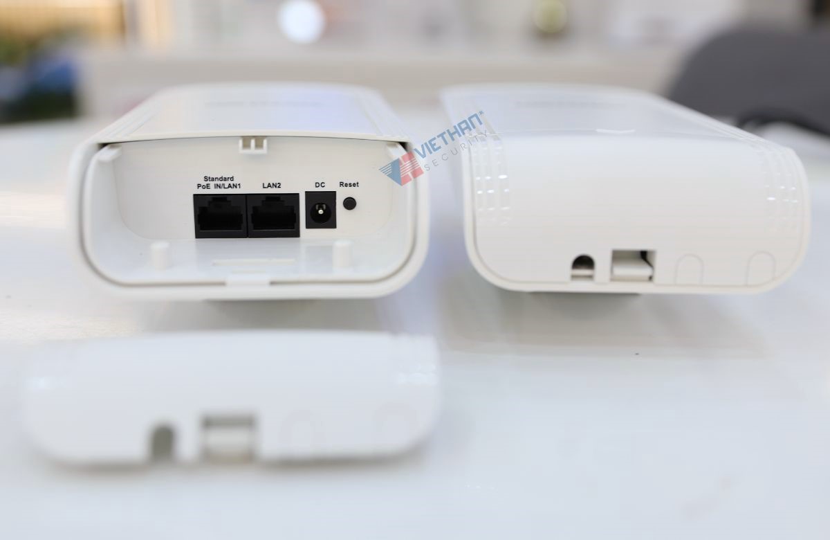 Bộ bắn sóng wifi 3km cho camera ngoài trời Hikvision DS-3WF3000-EI-5AC/P 5Ghz 867Mbps, Cắm và chạy