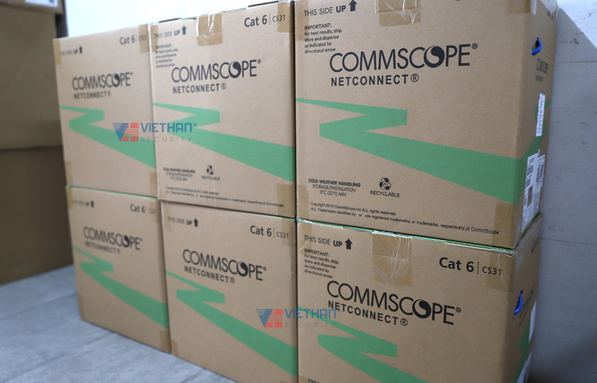 Dây cáp mạng CommScope CAT6 4UTP, 23AWG, CM, 305m/thùng, Màu xanh, Tốc độ cao