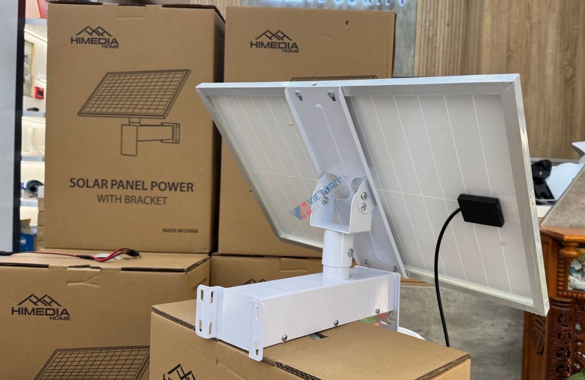 Pin năng lượng mặt trời cho camera solar 50W-20Ah 48h (gắn cùng lúc camera và bộ bắn sóng wifi)
