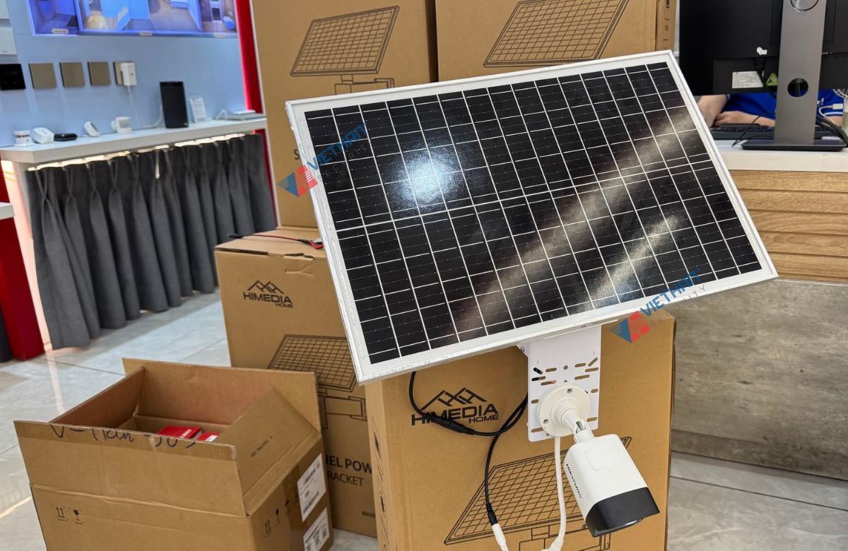 Pin năng lượng mặt trời cho camera solar 50W-20Ah 48h (gắn cùng lúc camera và bộ bắn sóng wifi)