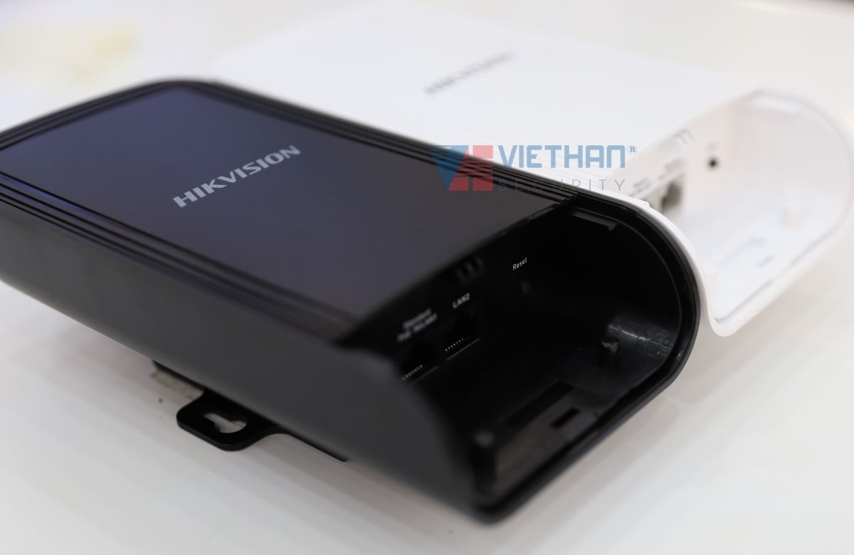 Bộ bắn điểm wifi ngoài trời 500m Hikvision DS-3WF0EC-5ACT(B) 5Ghz, 867Mb