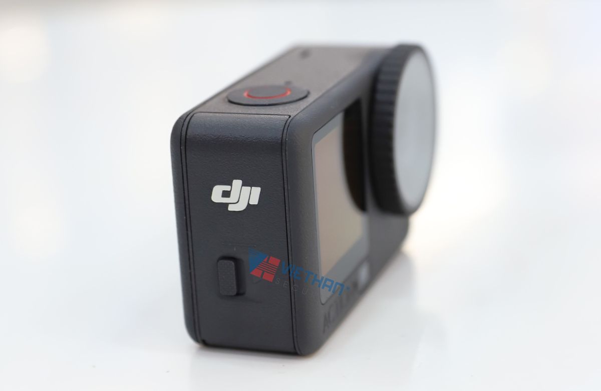 DJI Osmo Action 6 Camera chống rung, Ghi hình 4K, Pin 1950mAh (Standard Combo)