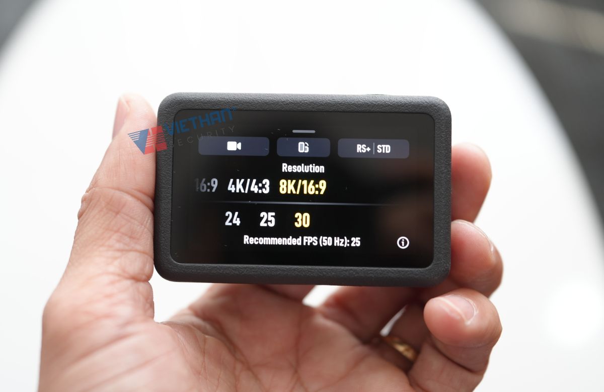 DJI Osmo Action 6 Camera chống rung, Ghi hình 4K, Pin 1950mAh (Standard Combo)