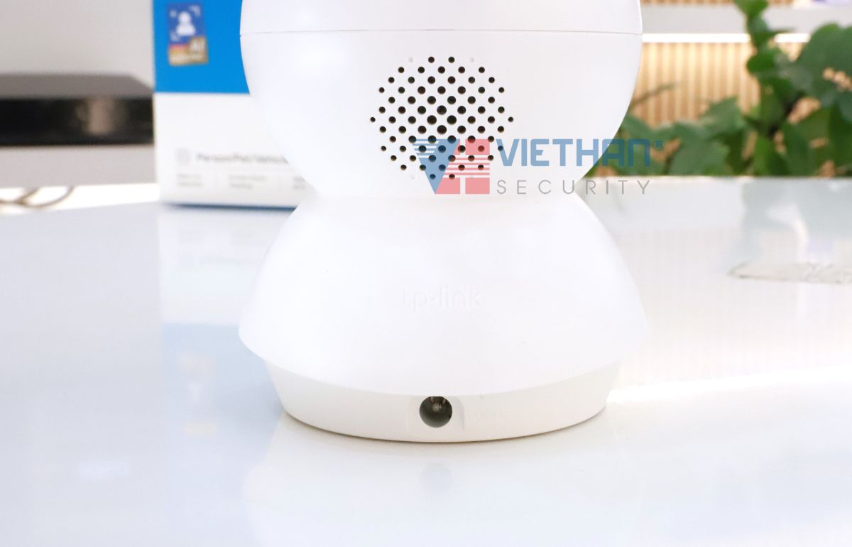Camera Wi-Fi Tapo C250 4K 8MP, Xoay 360 độ, Phát hiện người, xe, tiếng trẻ em khóc, Âm thanh 2 chiều, Hỗ trợ thẻ nhớ up to 512GB