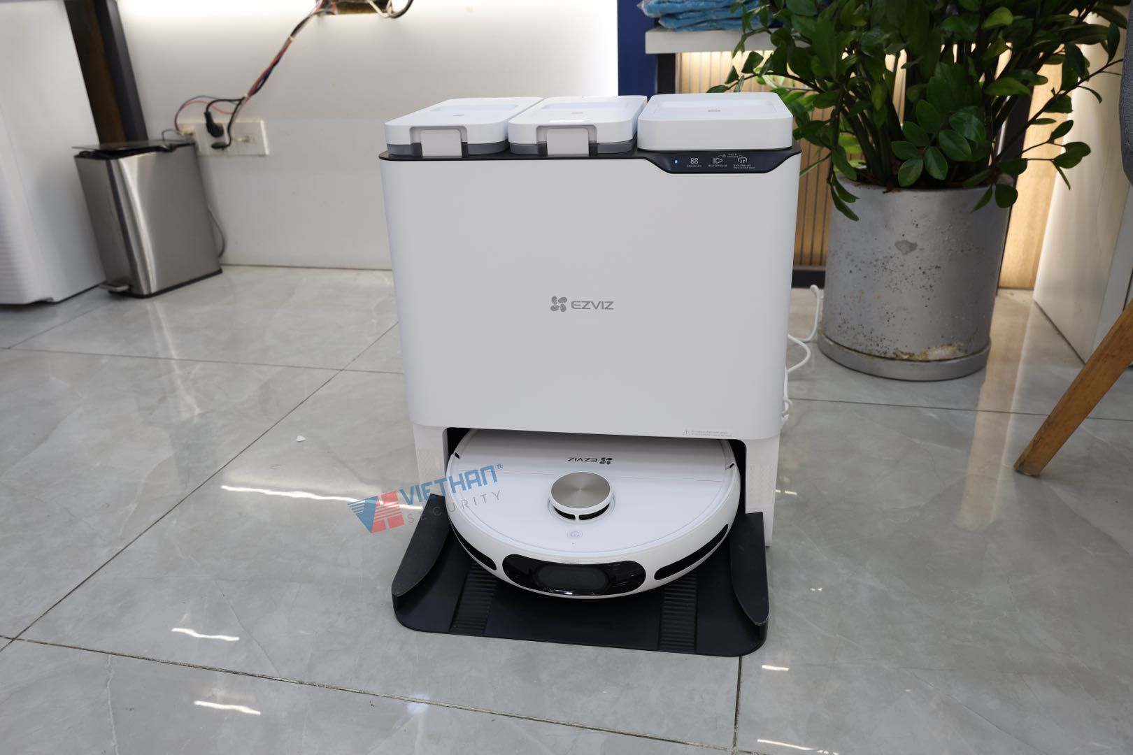 Robot hút bụi lau nhà Ezviz RS20 Max, Tích hợp hút & lau, Lực hút 13.000Pa, Trang bị Camera AI, Chống rối tóc