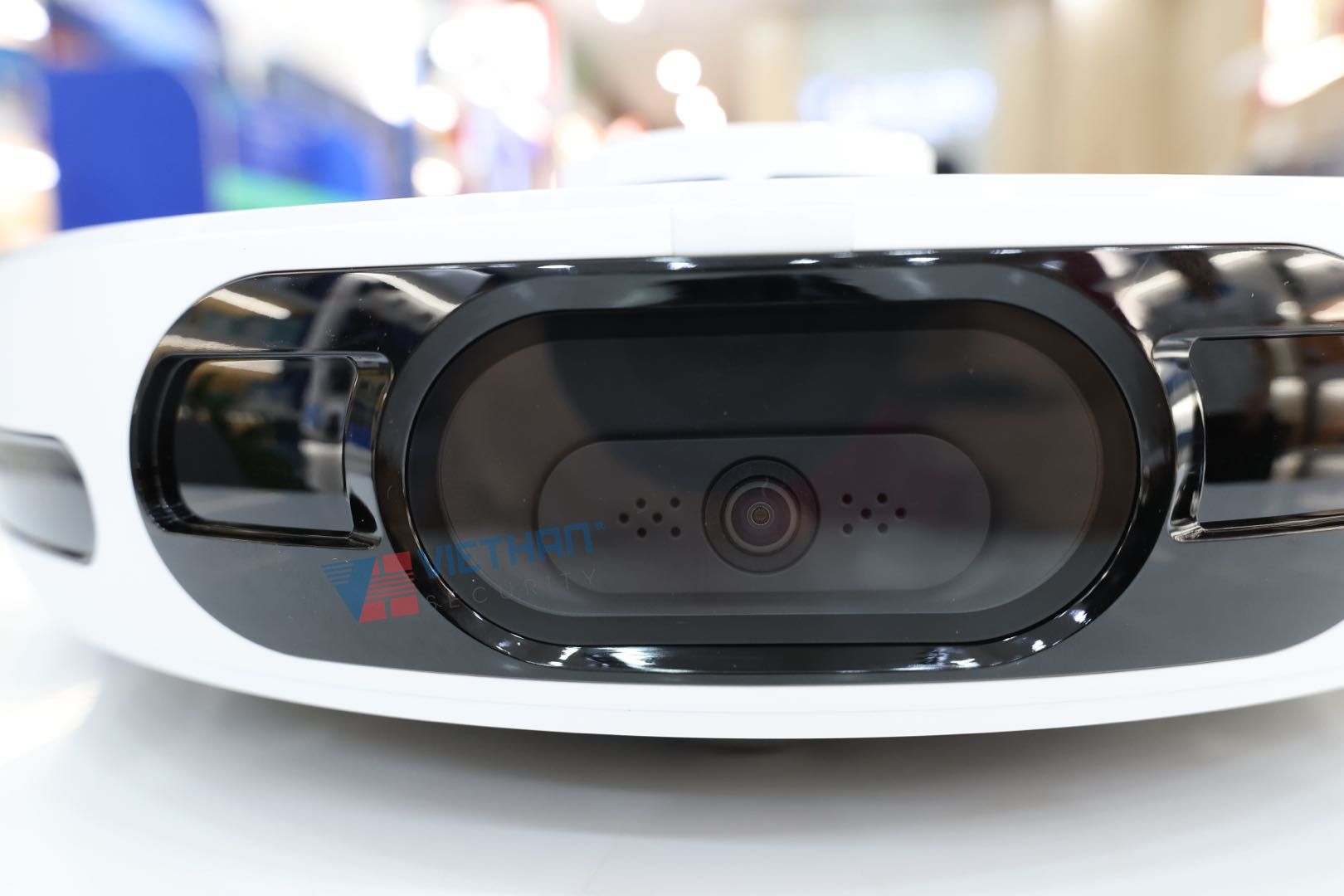 Robot hút bụi lau nhà Ezviz RS20 Max, Tích hợp hút & lau, Lực hút 13.000Pa, Trang bị Camera AI, Chống rối tóc