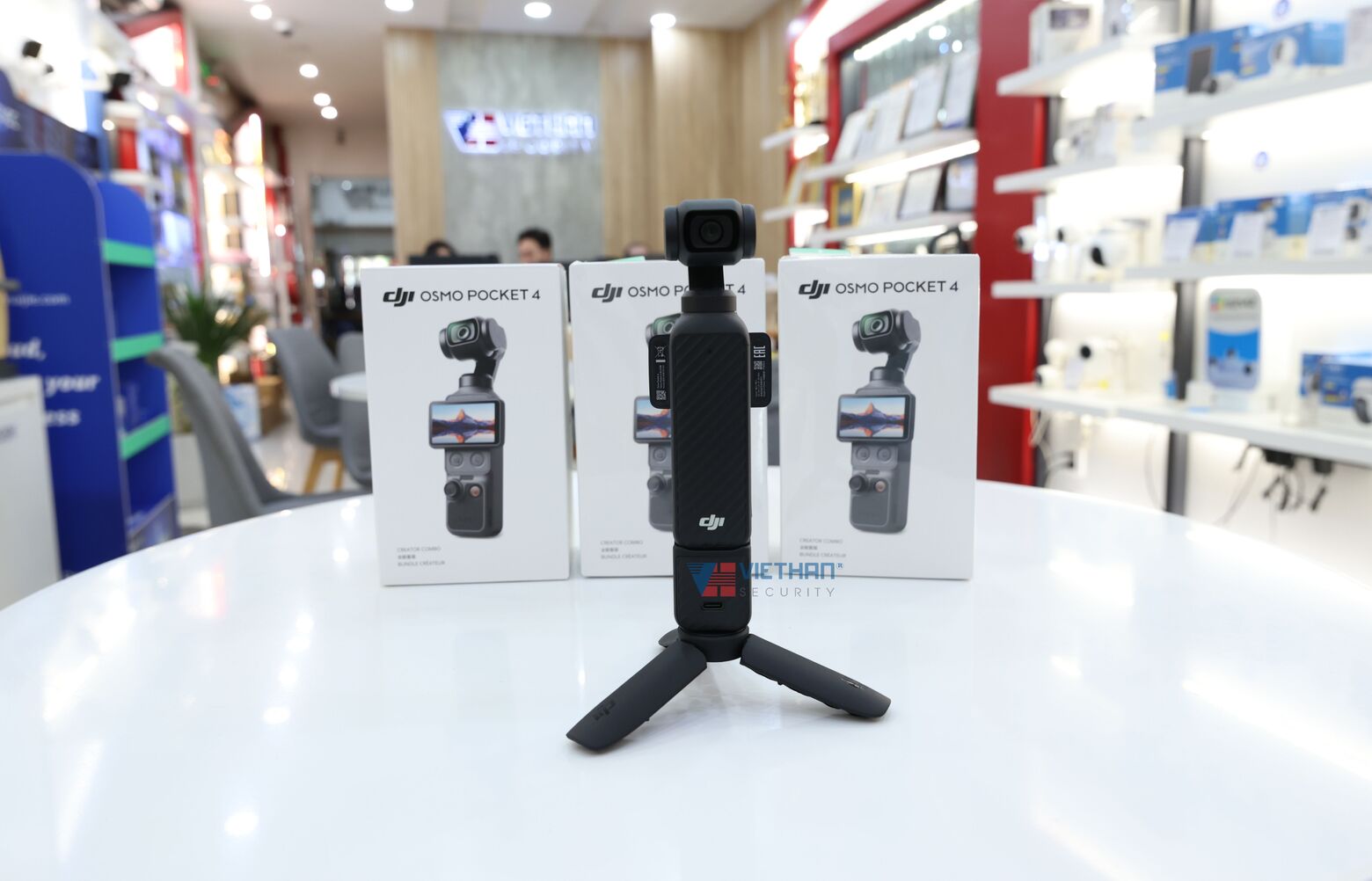 Camera DJI Pocket 4 Osmo 4K/240fps, Zoom 2x Sắc Nét, Chống Rung Mượt, Quay Vlog Review Sản Phẩmn CMOS 1-inch (Standard Combo) 