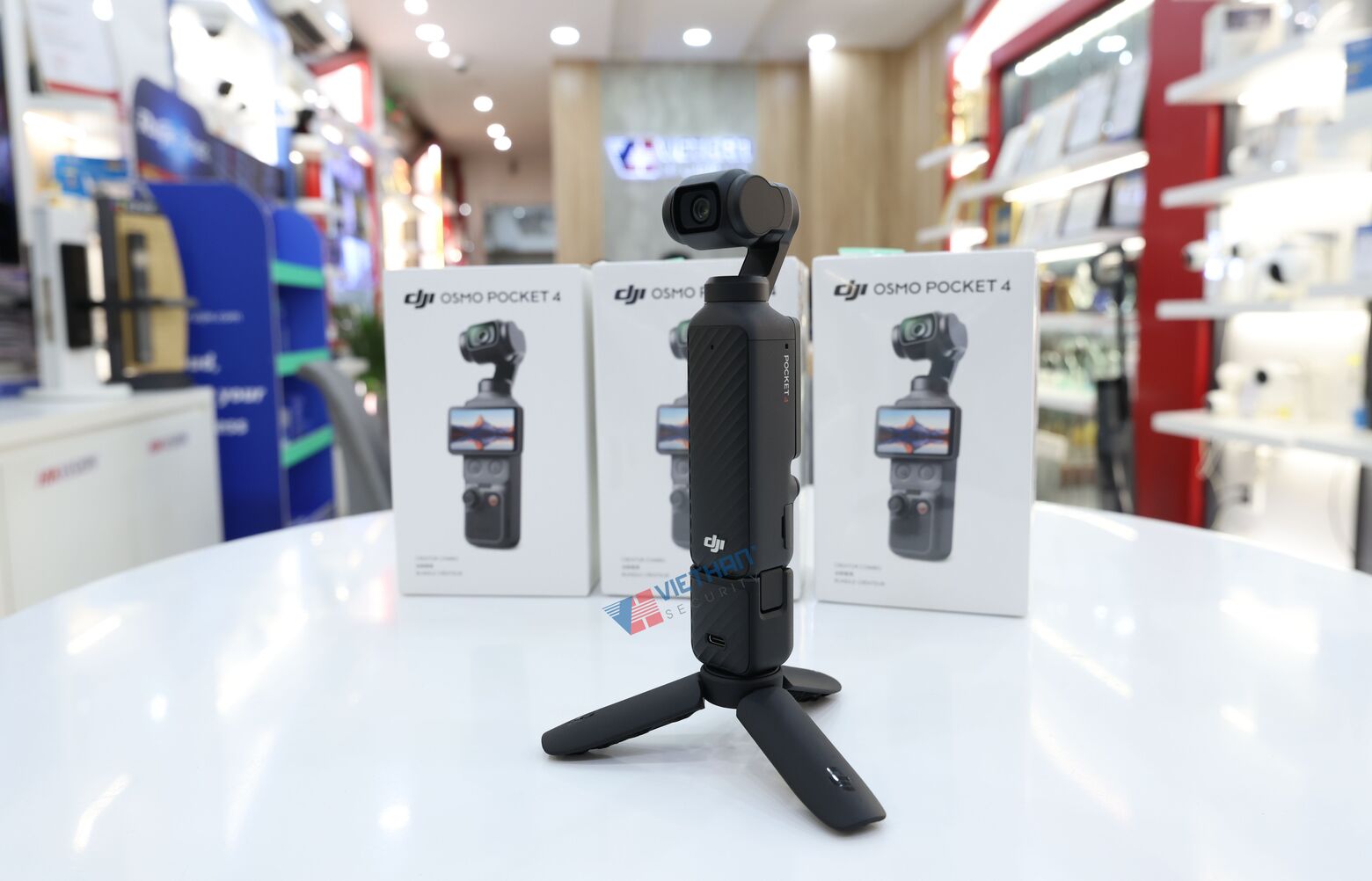 Camera DJI Pocket 4 Osmo 4K/240fps, Zoom 2x Sắc Nét, Chống Rung Mượt, Quay Vlog Review Sản Phẩmn CMOS 1-inch (Standard Combo) 