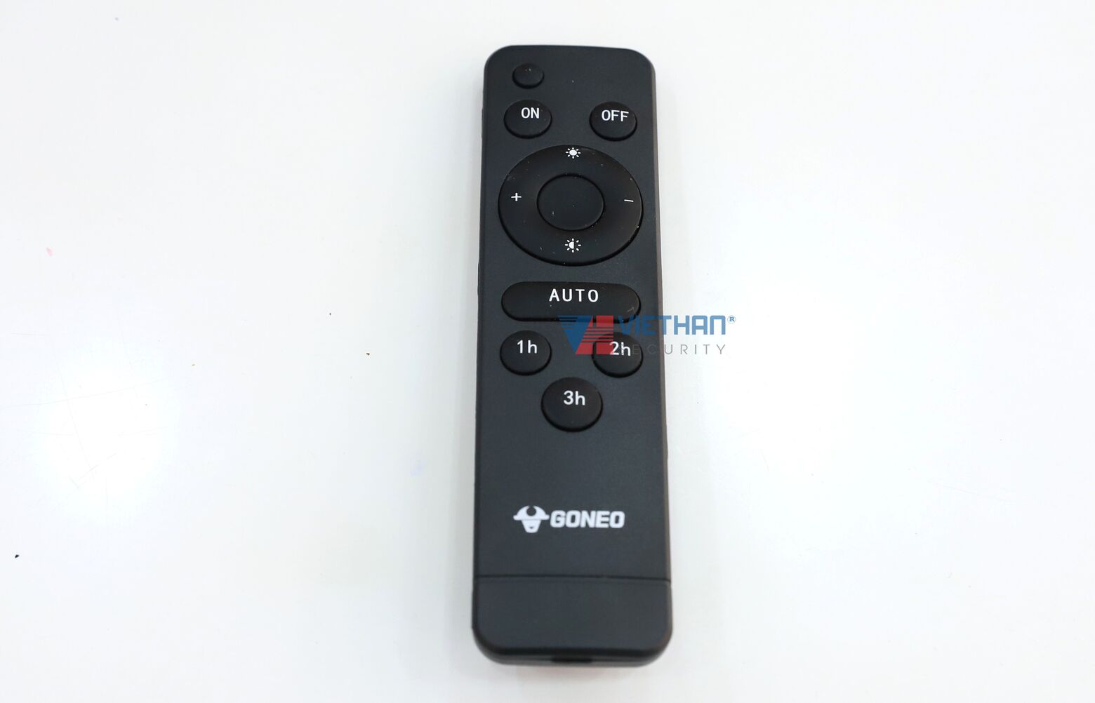 Đèn pha năng Năng Lượng Mặt Trời GONEO GN-C300B-AJ Công suất 12W, Hiệu suất 130 Lm/W, Pin LiFePO4 15Ah, Hoạt động liên tục 24h