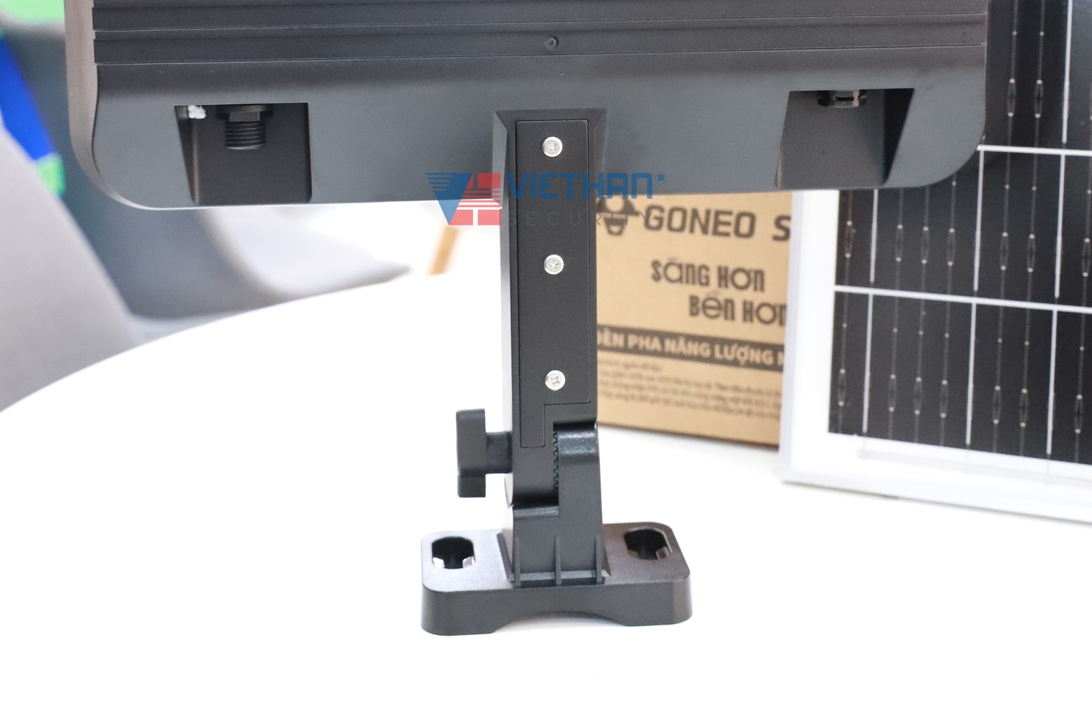 Đèn năng Năng Lượng Mặt Trời GONEO GN-C350B-AS 15W, Quang thông 2100lm, Dung lượng pin 25AH, IP66