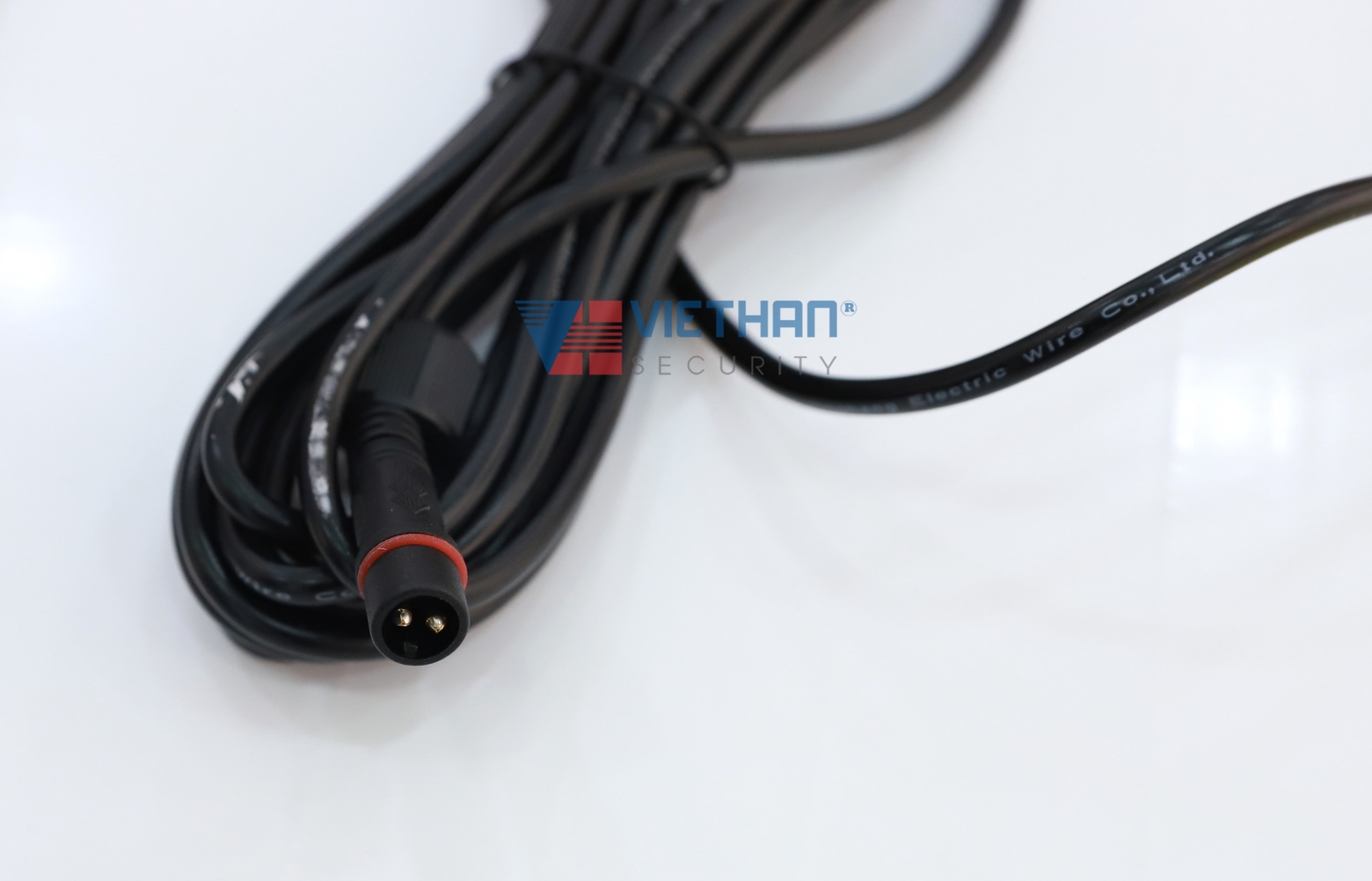 Đèn năng Năng Lượng Mặt Trời GONEO GN-C350B-AS 15W, Quang thông 2100lm, Dung lượng pin 25AH, IP66