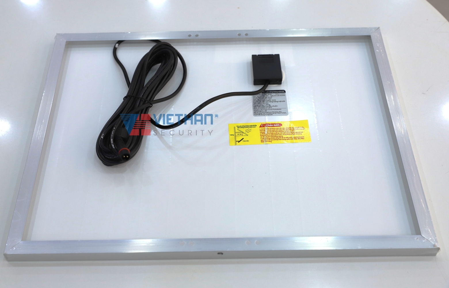 Đèn năng Năng Lượng Mặt Trời GONEO GN-C350B-AS 15W, Quang thông 2100lm, Dung lượng pin 25AH, IP66