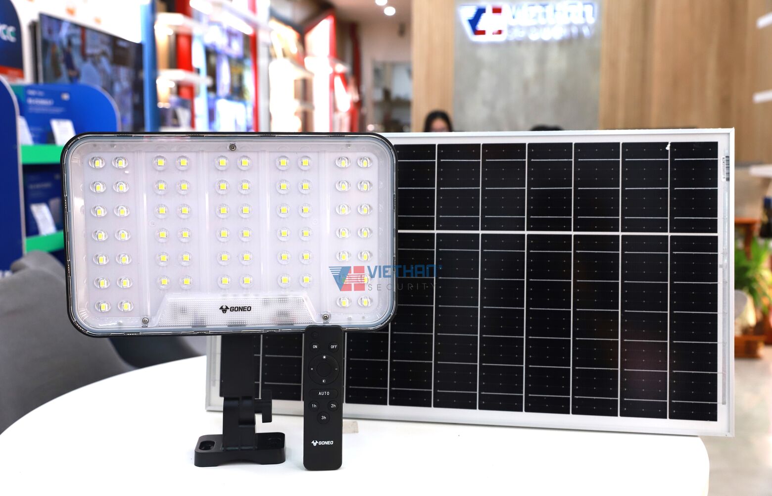 Đèn năng lượng mặt trời GONEO GN-C600B-AS - Công suất 21W, 64 chip LED 5054, Pin lưu trữ 30Ah, Chiếu sáng liên tục 24h, ip65