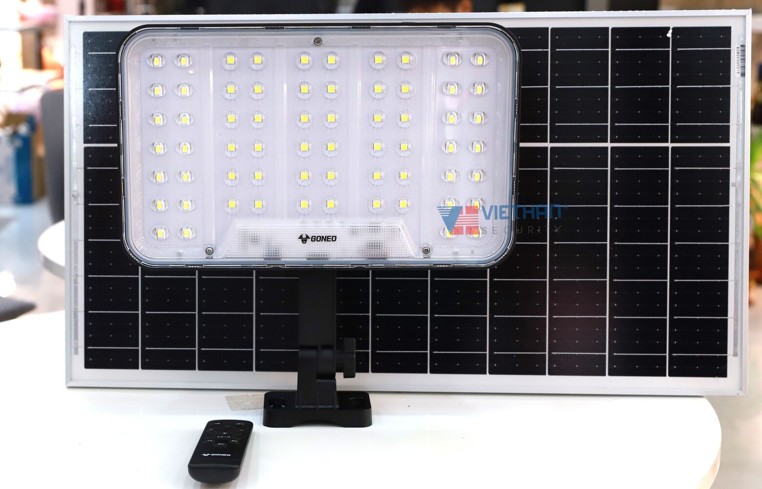 Đèn năng lượng mặt trời GONEO GN-C600B-AS - Công suất 21W, 64 chip LED 5054, Pin lưu trữ 30Ah, Chiếu sáng liên tục 24h, ip65