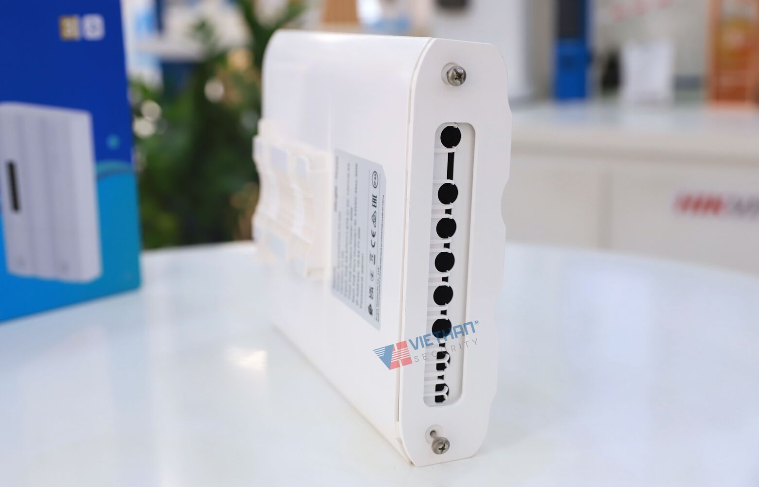 Switch mạng PoE ngoài trời Outdoor Ruijie Reyee RG-ES207GS-PI-OD - 5 cổng 10/100/1000BASE-T, 2 cổng SFP 1GE, Nguồn 12 V DC / 0,5 A, PoE 30W, Chống nước & chống sét