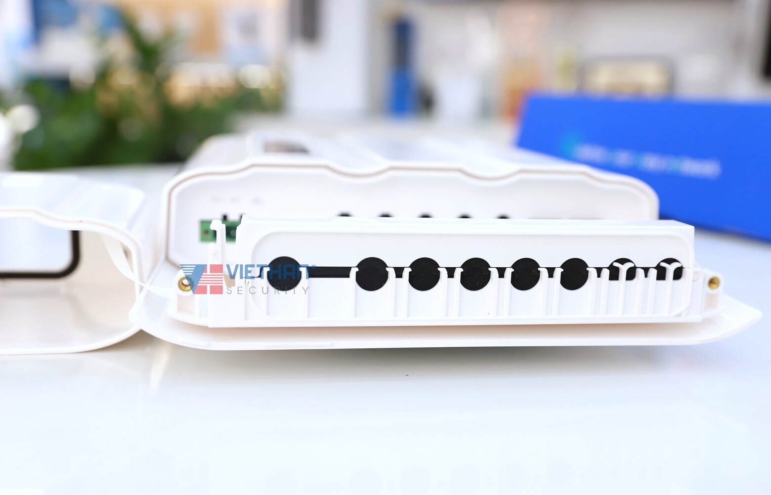 Switch mạng PoE ngoài trời Outdoor Ruijie Reyee RG-ES207GS-PI-OD - 5 cổng 10/100/1000BASE-T, 2 cổng SFP 1GE, Nguồn 12 V DC / 0,5 A, PoE 30W, Chống nước & chống sét