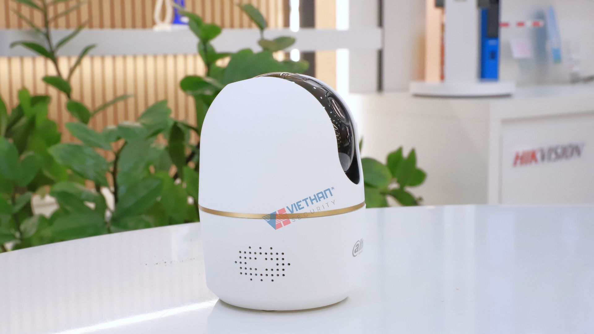 Camera Wi-Fi 360° Dahua Hero DH-H3AS 3MP Wi-Fi 6 Băng Tần Kép, Đàm Thoại 2 Chiều, Phát Hiện Người & Thú Cưng, Báo Động Đèn & Còi