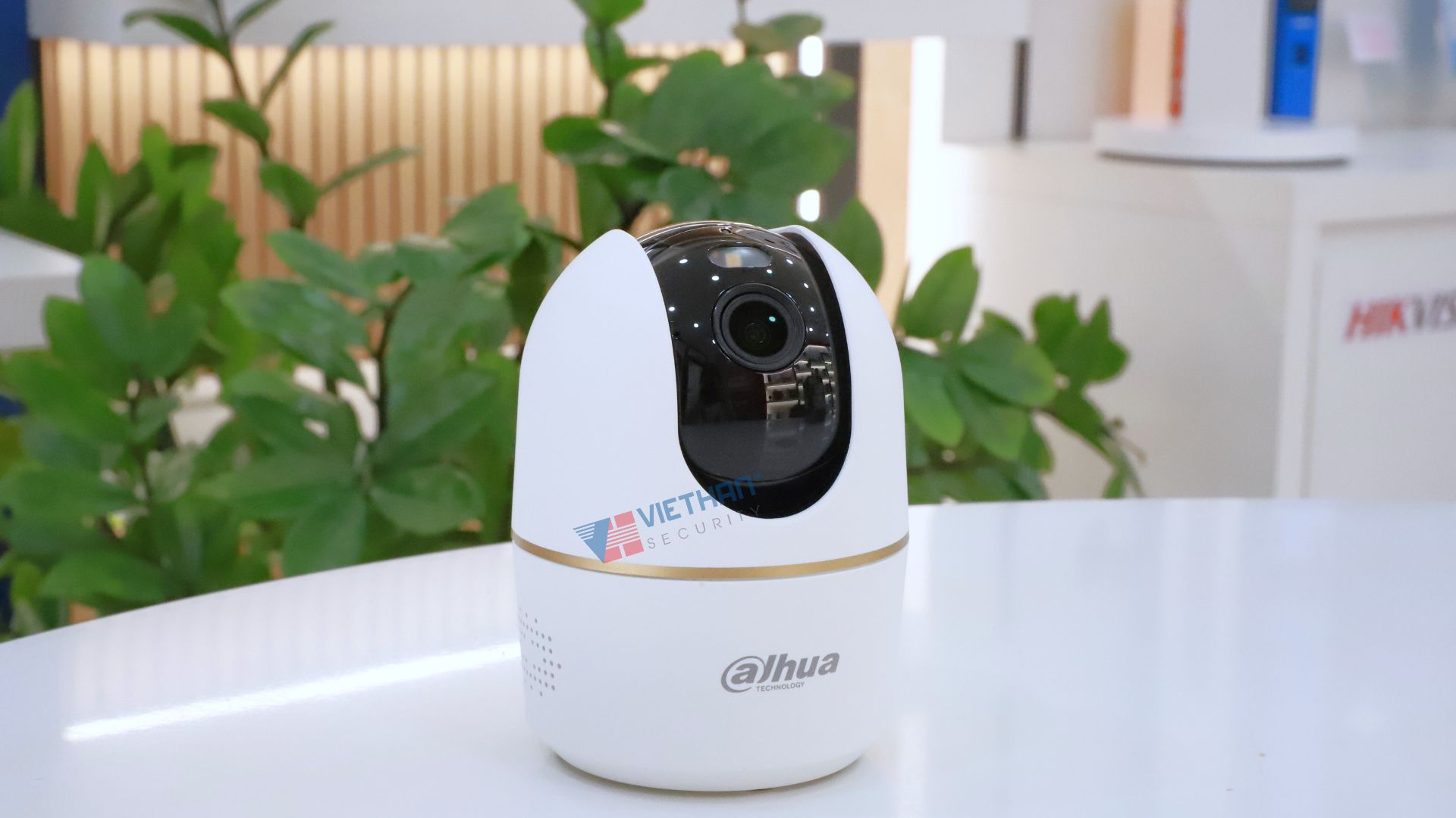 Camera Wi-Fi 360° Dahua Hero DH-H3AS 3MP Wi-Fi 6 Băng Tần Kép, Đàm Thoại 2 Chiều, Phát Hiện Người & Thú Cưng, Báo Động Đèn & Còi