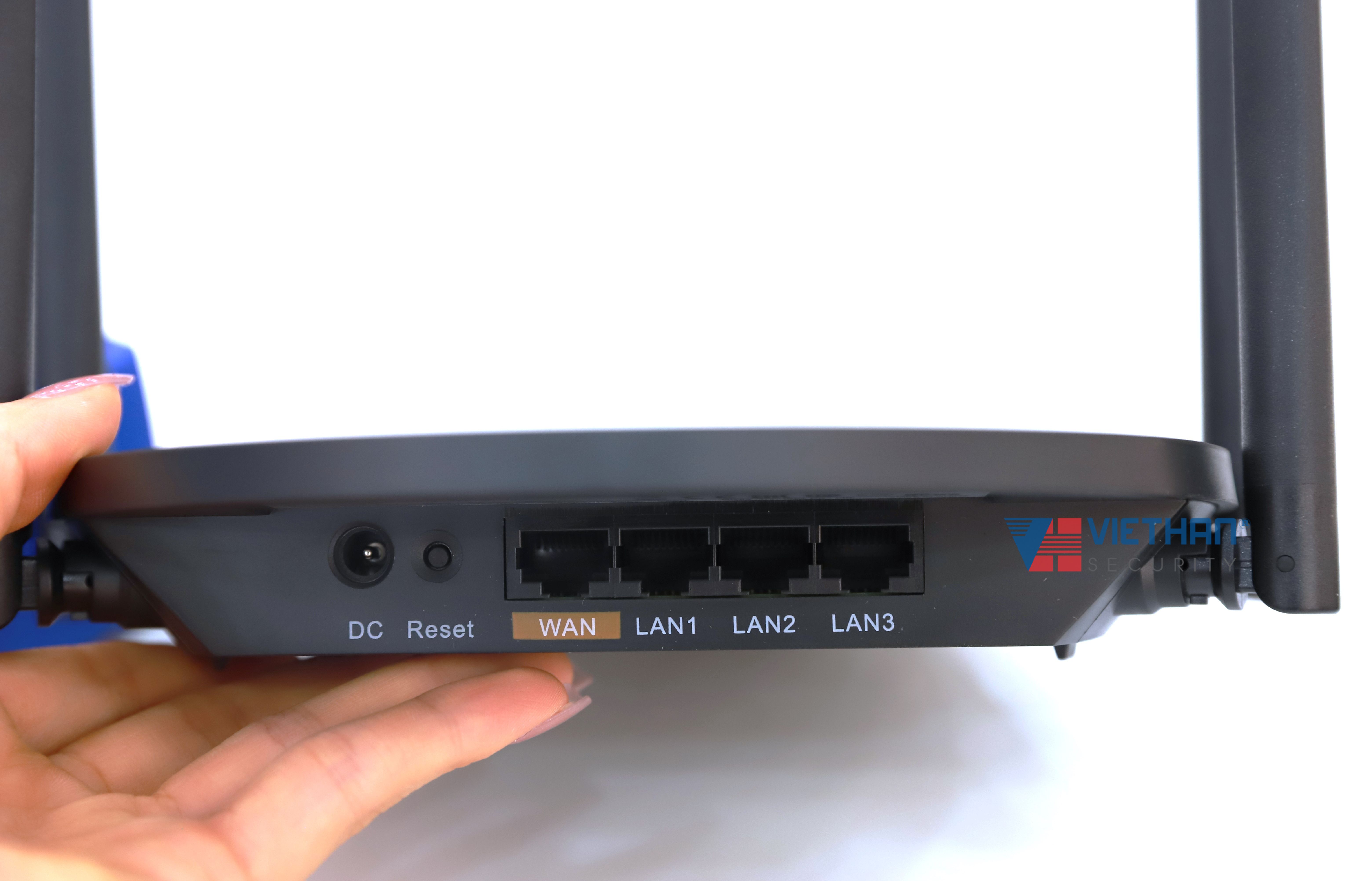Thiết bị phát wifi Ruijie Reyee RG-EW300 PRO, 300Mbps, băng tần 2.4GHz, phù hợp cá nhân, gia đình