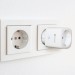 Ổ cắm điện thông minh Ezviz T30-10B-EU điều khiển từ xa bằng giọng nói, hỗ trợ Wifi 2.4Ghz, chịu lửa 750°C, tiết kiệm năng lượng