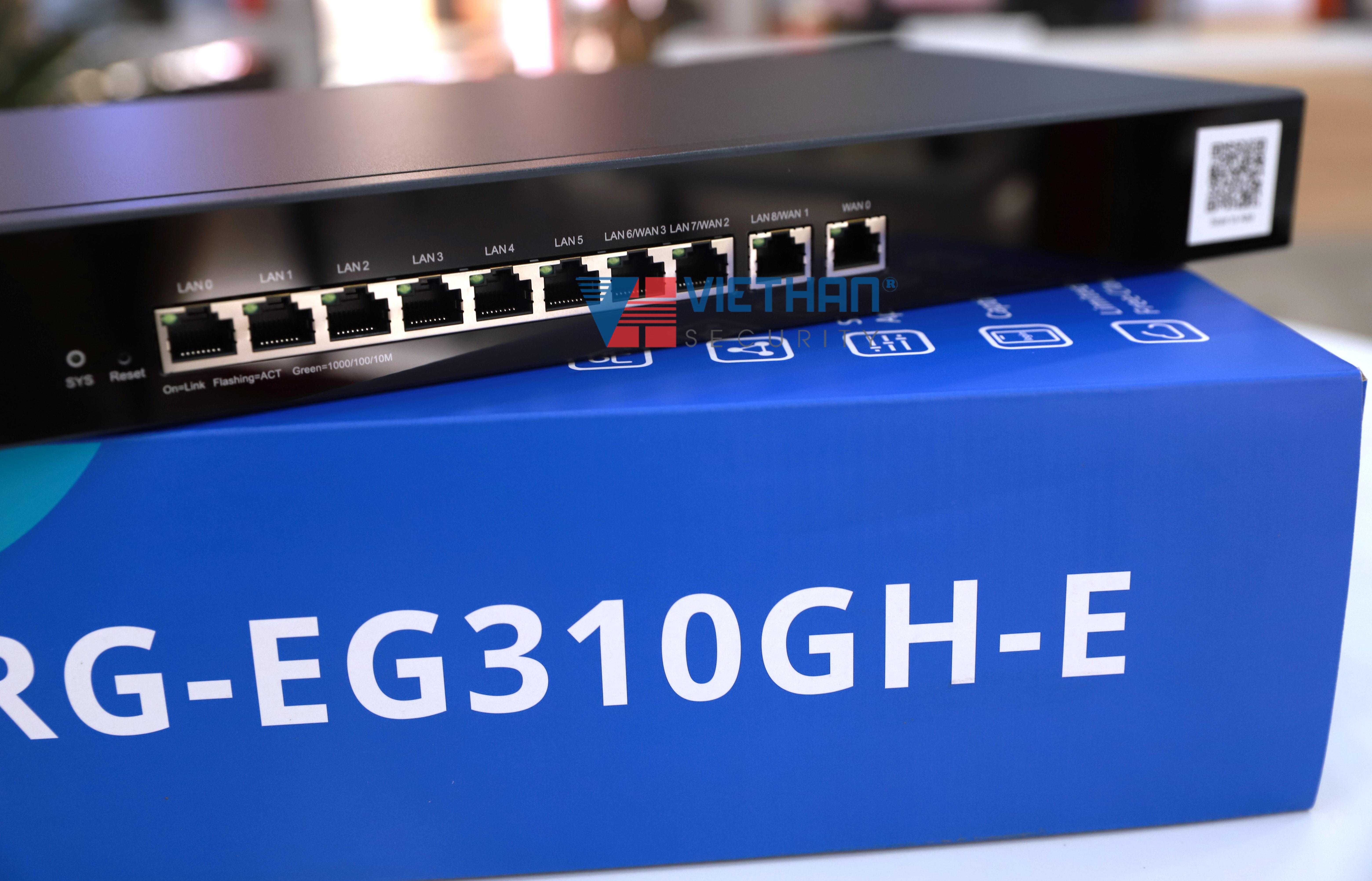 Smart Gateway 10 cổng Ruijie RG-EG310GH-E tốc độ 1.5Gbps, 300 người dùng đồng thời 