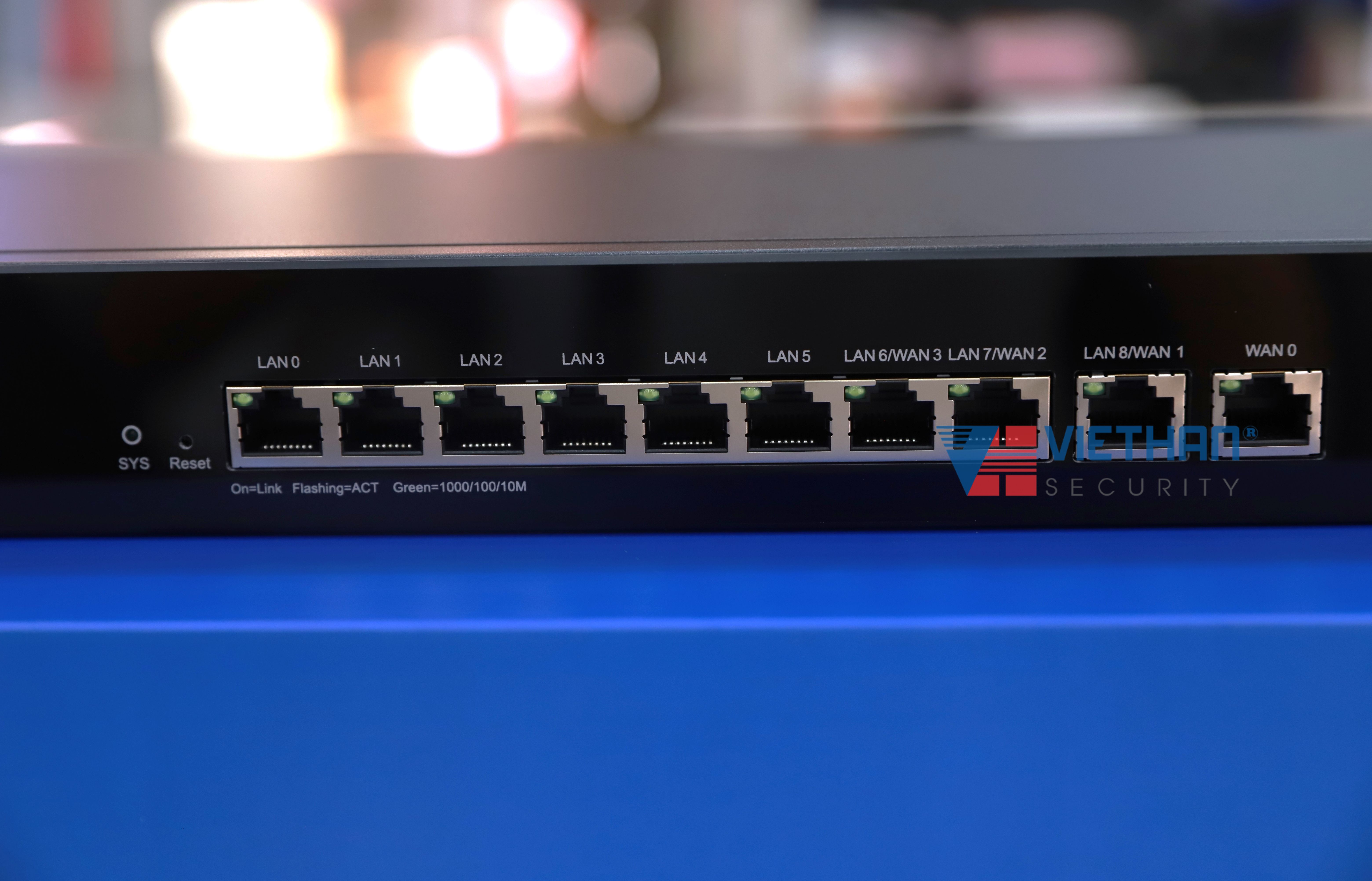 Smart Gateway 10 cổng Ruijie RG-EG310GH-E tốc độ 1.5Gbps, 300 người dùng đồng thời 