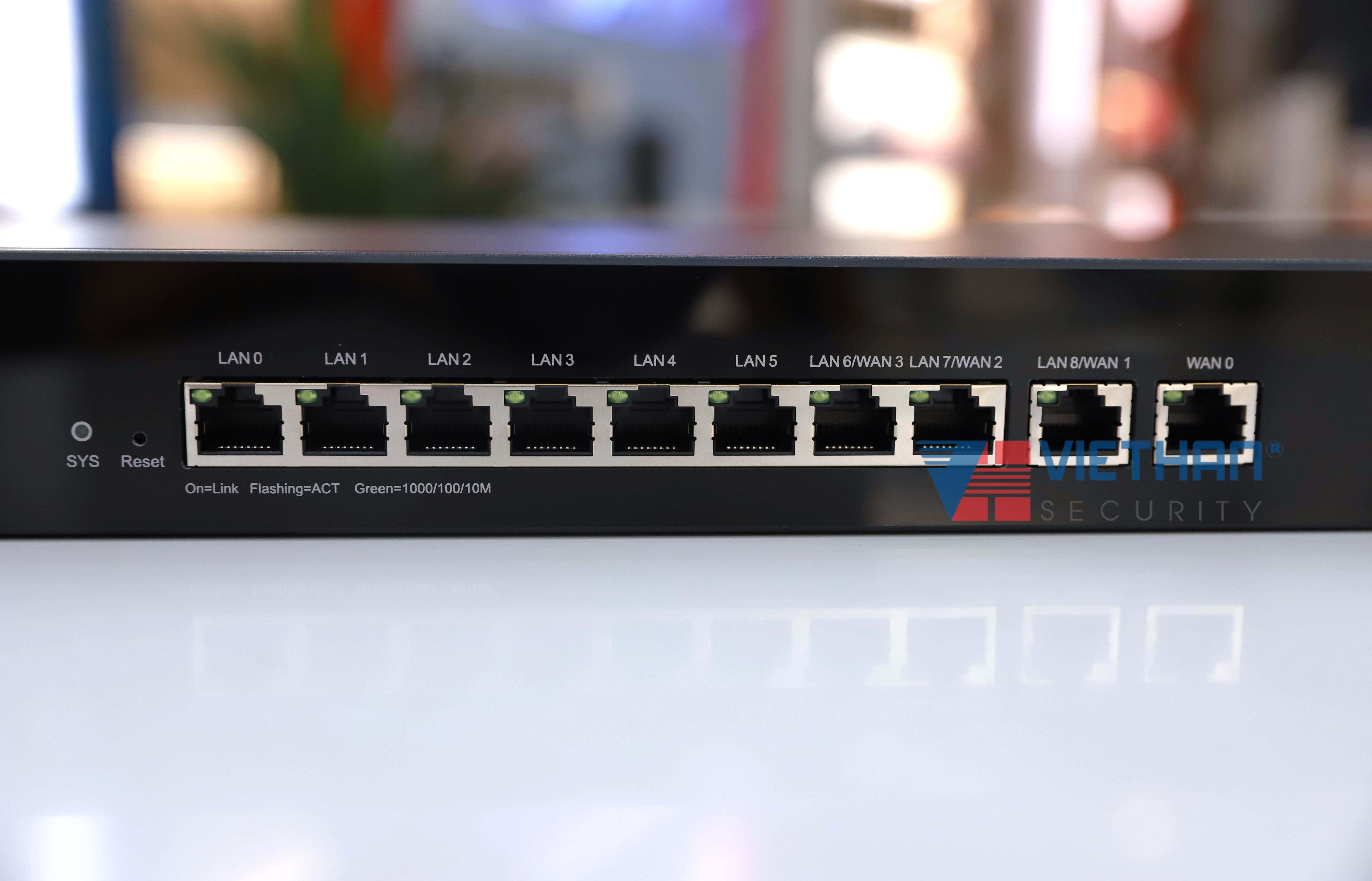 Smart Gateway 10 cổng Ruijie RG-EG310GH-E tốc độ 1.5Gbps, 300 người dùng đồng thời 