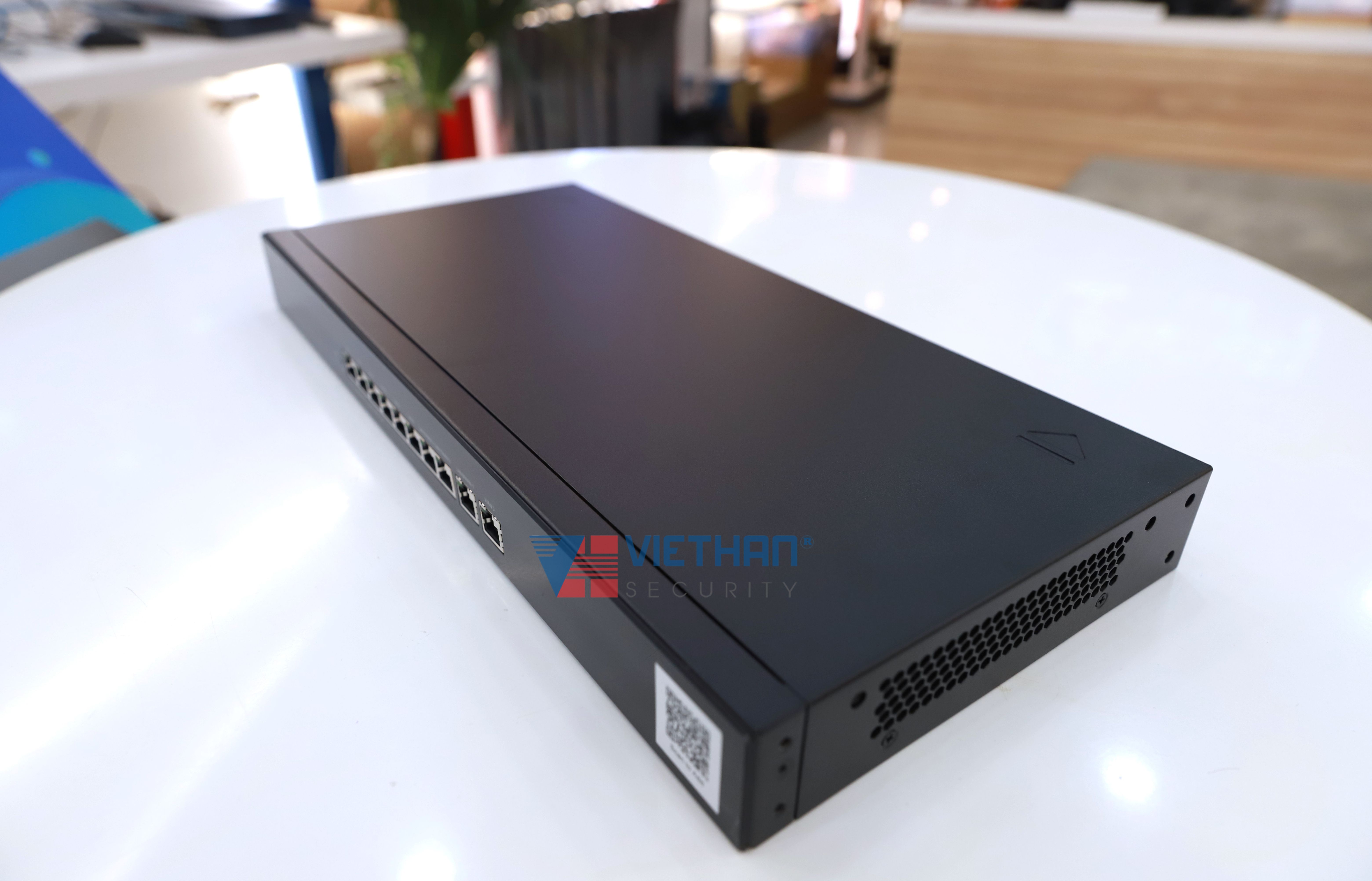 Smart Gateway 10 cổng Ruijie RG-EG310GH-E tốc độ 1.5Gbps, 300 người dùng đồng thời 