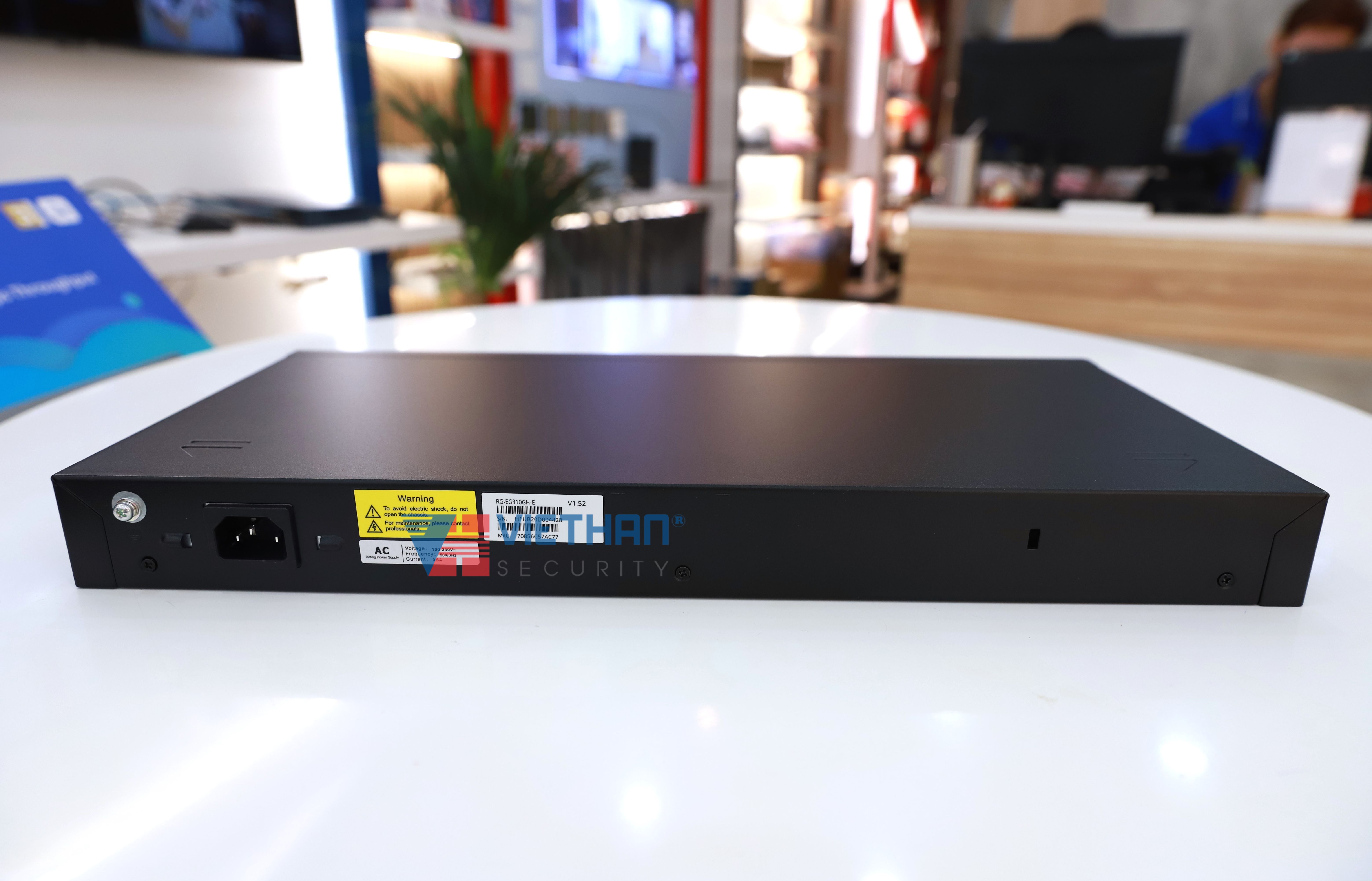 Smart Gateway 10 cổng Ruijie RG-EG310GH-E tốc độ 1.5Gbps, 300 người dùng đồng thời 