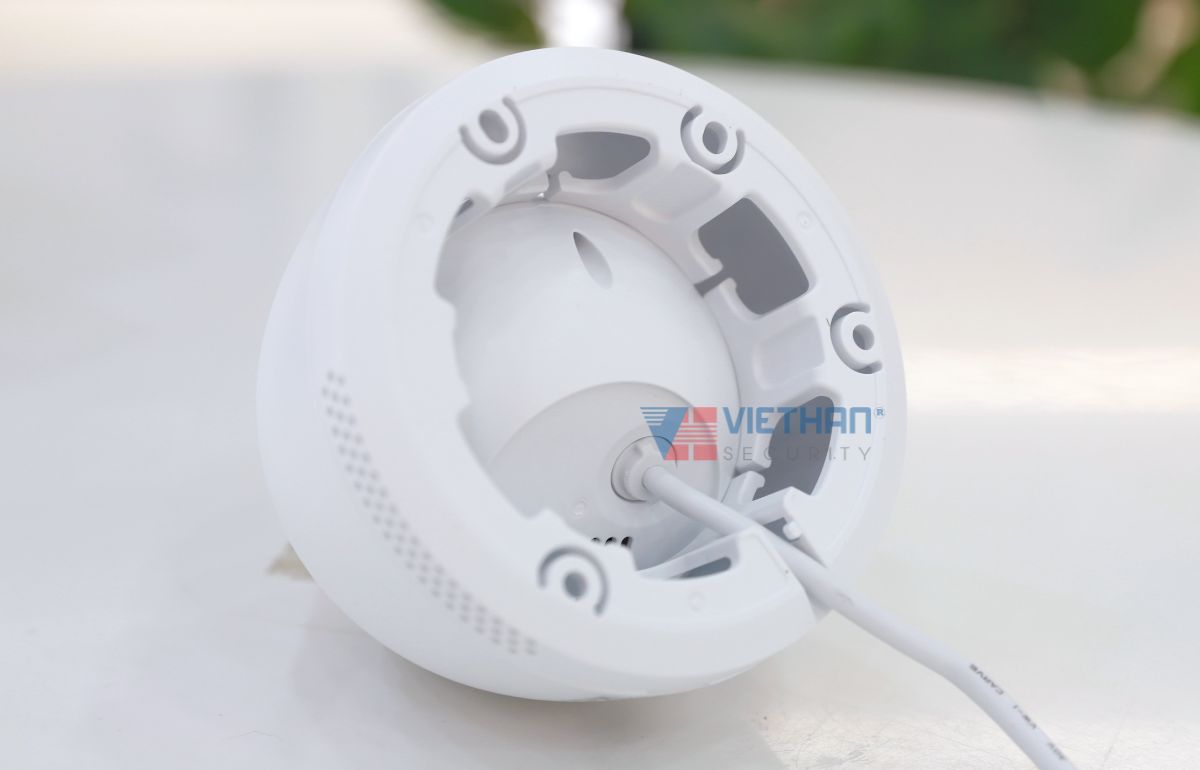 Camera wifi trong nhà Ezviz H4 2K hồng ngoại 30m, phát hiện người và phương tiện