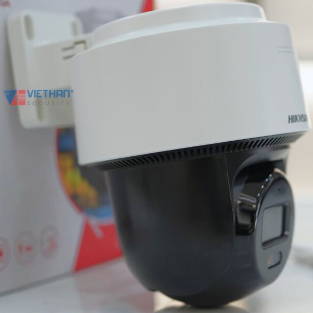 Camera IP Smart Hybrid light 4MP Hikvision DS-2DE2C400MWG-E hồng ngoại 30m, tích hợp mic và loa