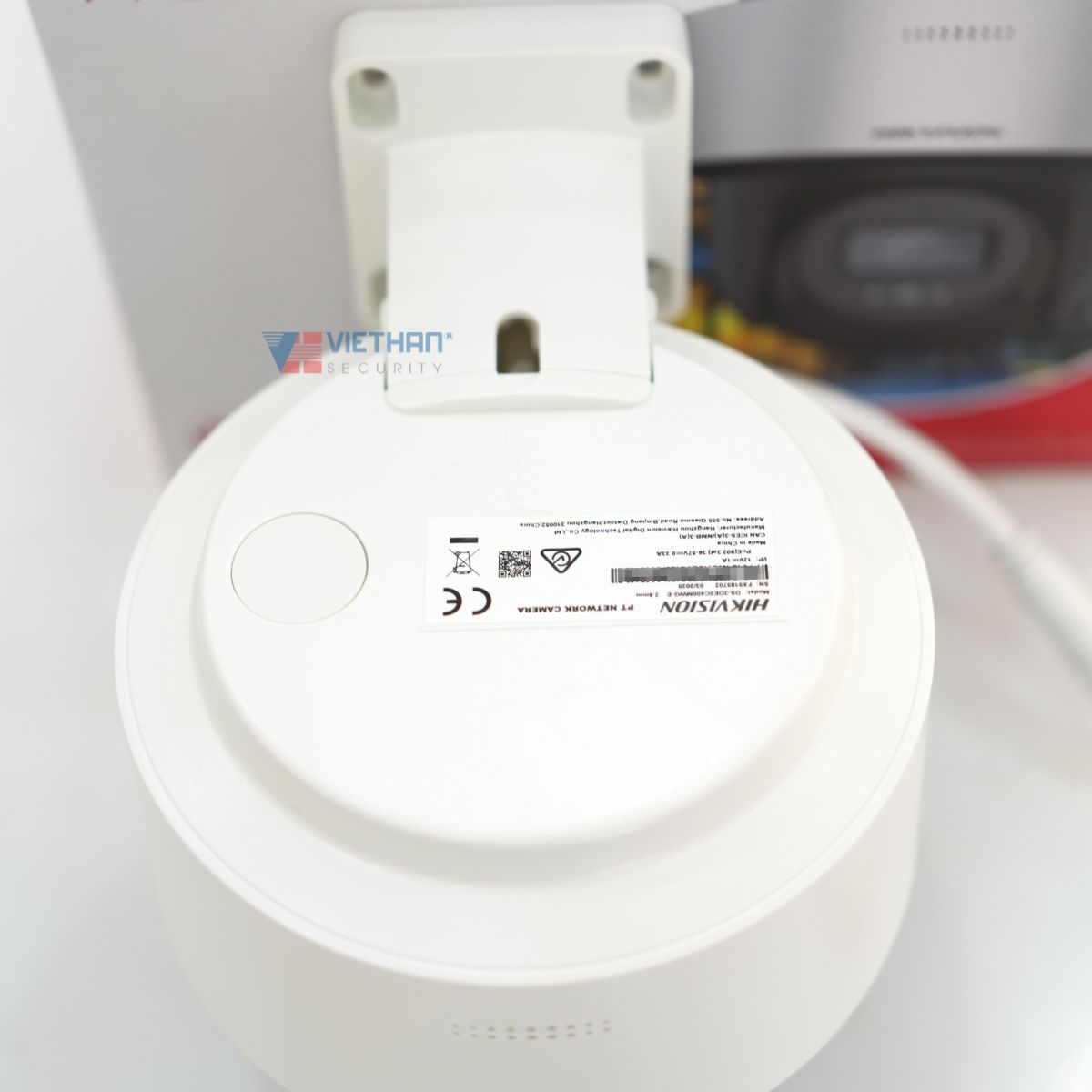 Camera IP Smart Hybrid light 4MP Hikvision DS-2DE2C400MWG-E hồng ngoại 30m, tích hợp mic và loa