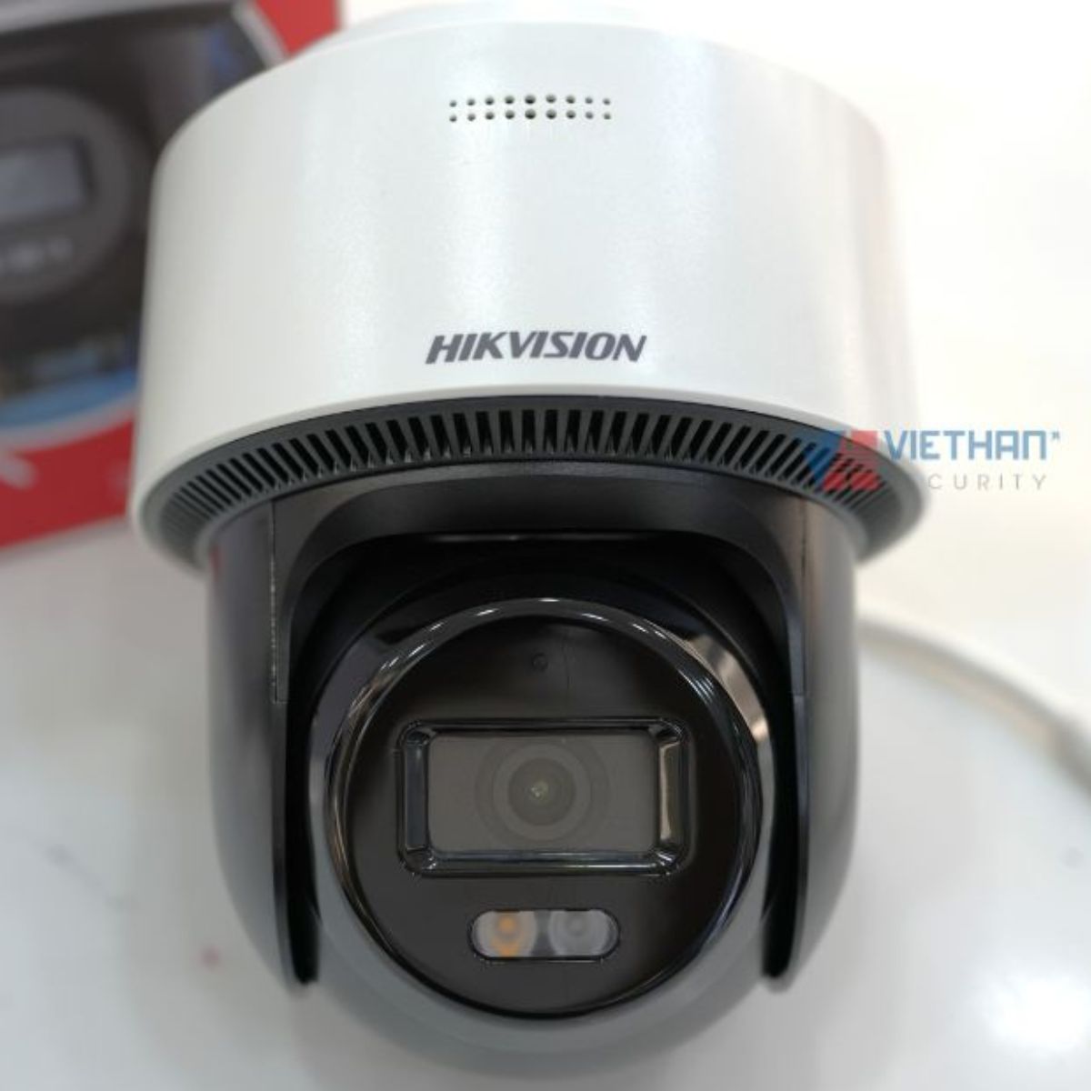 Camera IP Smart Hybrid light 4MP Hikvision DS-2DE2C400MWG-E hồng ngoại 30m, tích hợp mic và loa