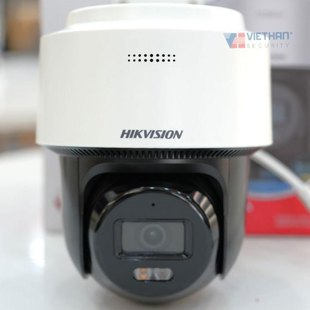 Camera IP Smart Hybrid light 4MP Hikvision DS-2DE2C400MWG-E hồng ngoại 30m, tích hợp mic và loa