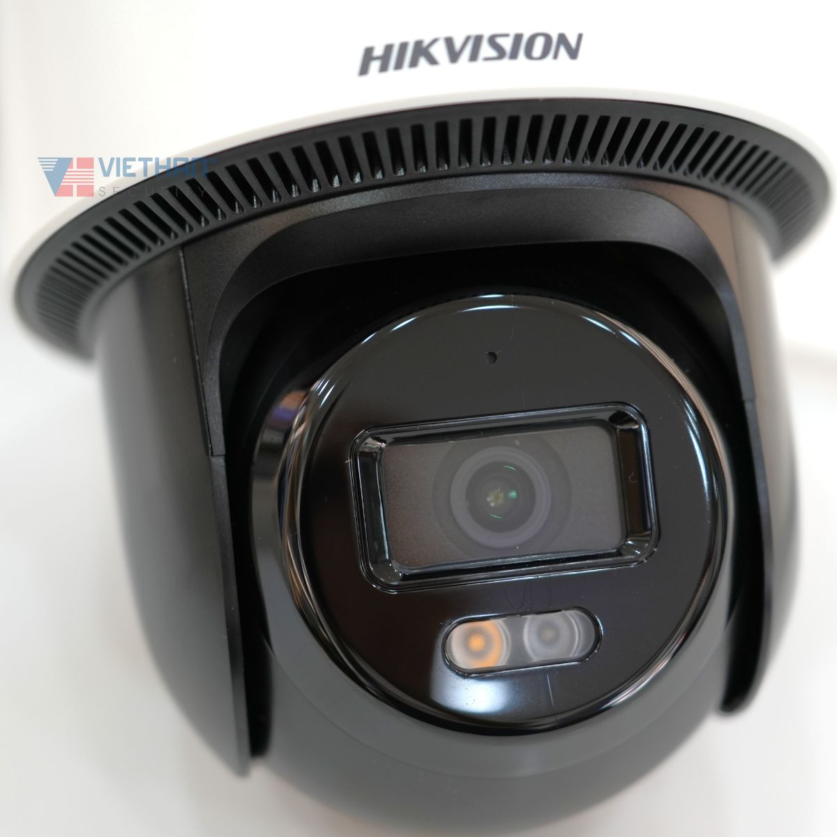 Camera IP Smart Hybrid light 4MP Hikvision DS-2DE2C400MWG-E hồng ngoại 30m, tích hợp mic và loa