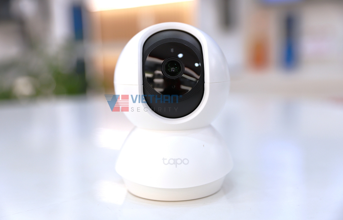 Camera wifi trong nhà 2MP 1080P TP-Link TC70 quay quét 360 độ, đàm thoại 2 chiều, phát hiện chuyển động
