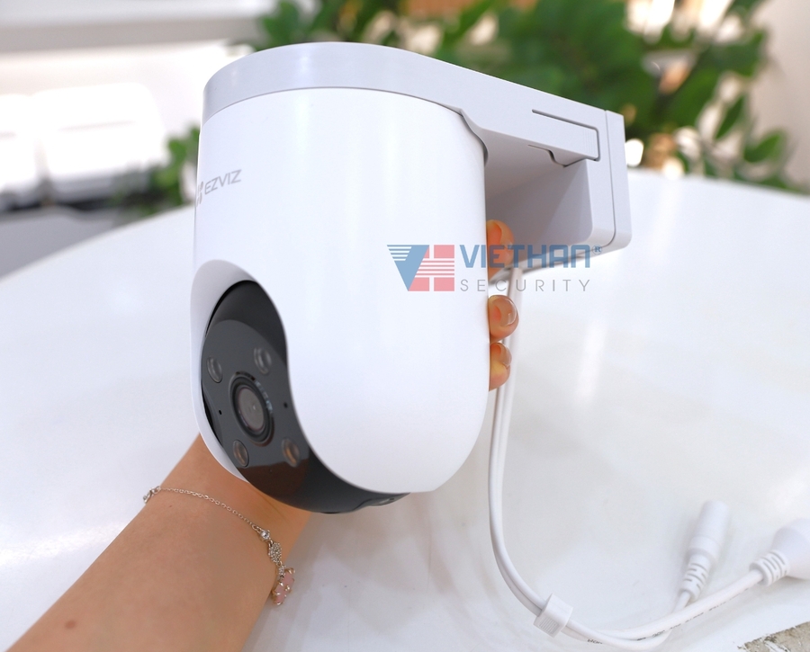 Camera Ezviz H8C pro 3K 5Mp wifi quay quét, AI phát hiện người xe cộ, còi và đèn